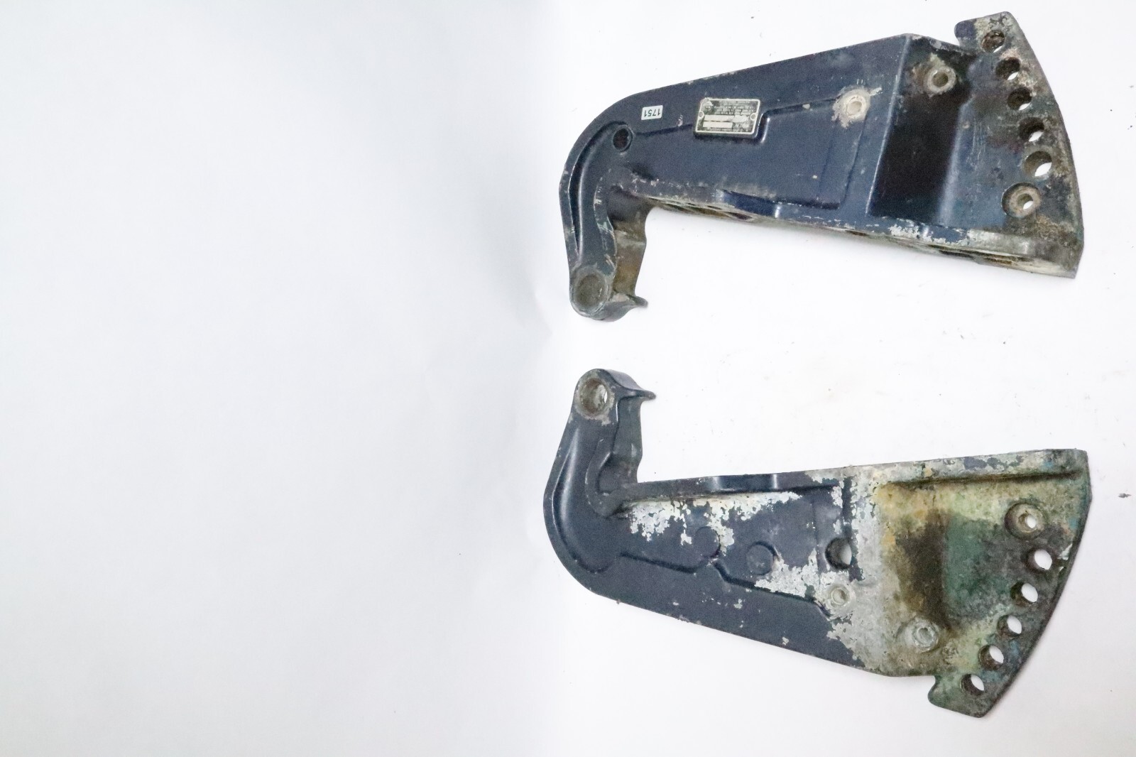 Johnson Evinrude 115-235 HP Transom Clamp Stern Bracket Port Side 325594 325595