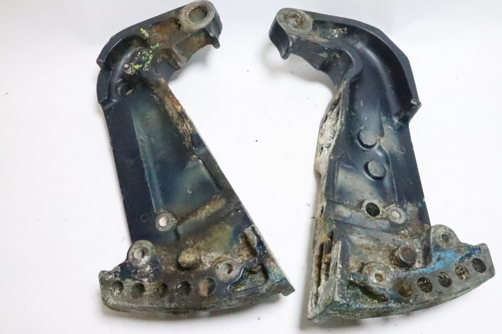 Johnson Evinrude 115-235 HP Transom Clamp Stern Bracket Port Side 325594 325595 - Image 10