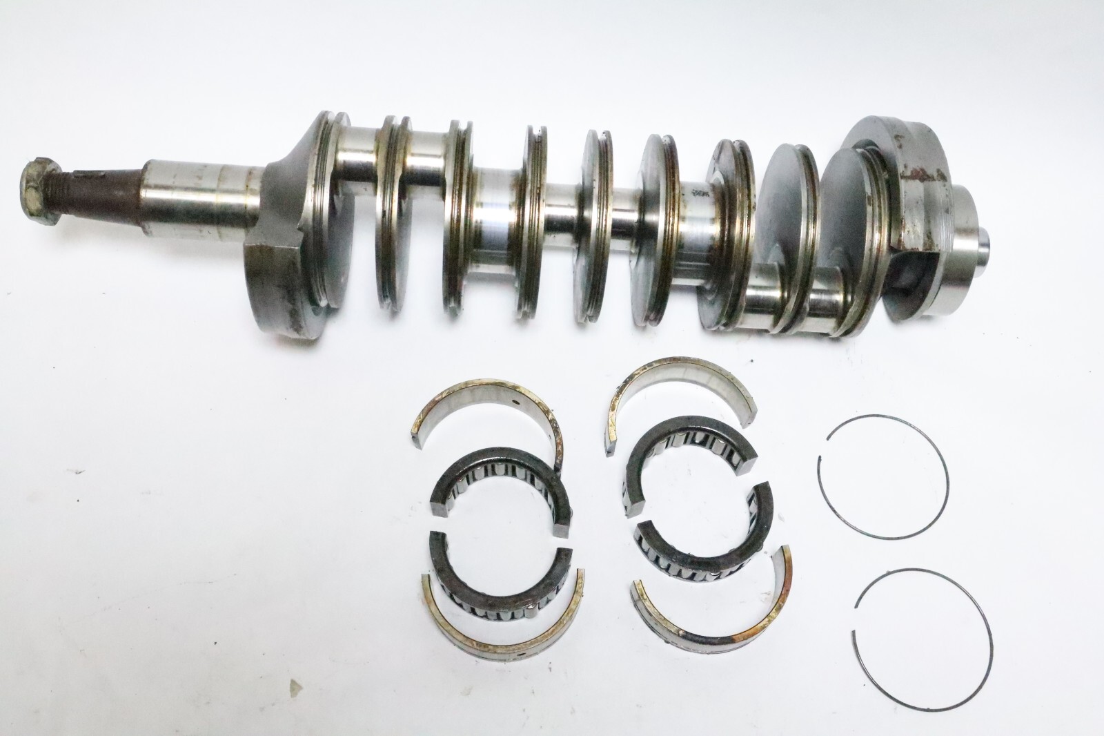 Evinrude Johnson outboard motor crankshaft 150 hp - 235 hp part# 0388306