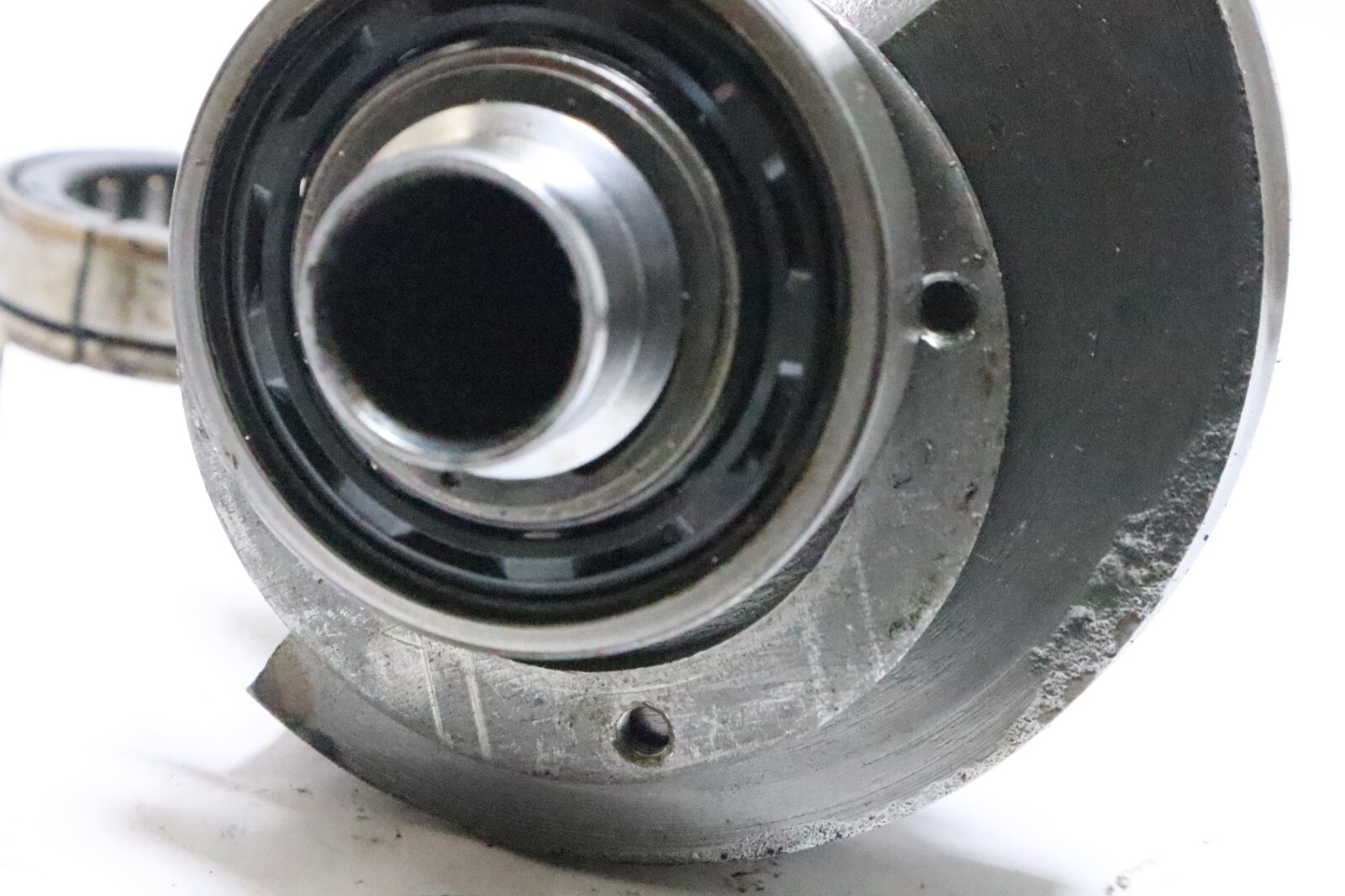 Evinrude Johnson outboard motor crankshaft 150 hp - 235 hp part# 0388306 - Image 13