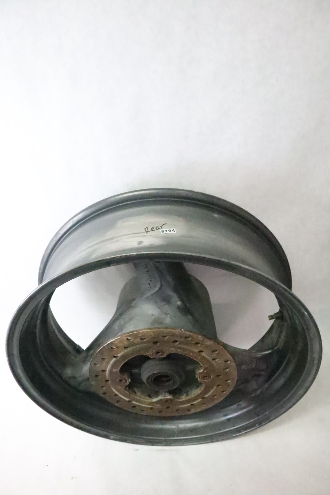 2002 02 Honda SuperHawk Vtr1000f Rear Wheel Back 42650-MBW-D01ZA - Image 3