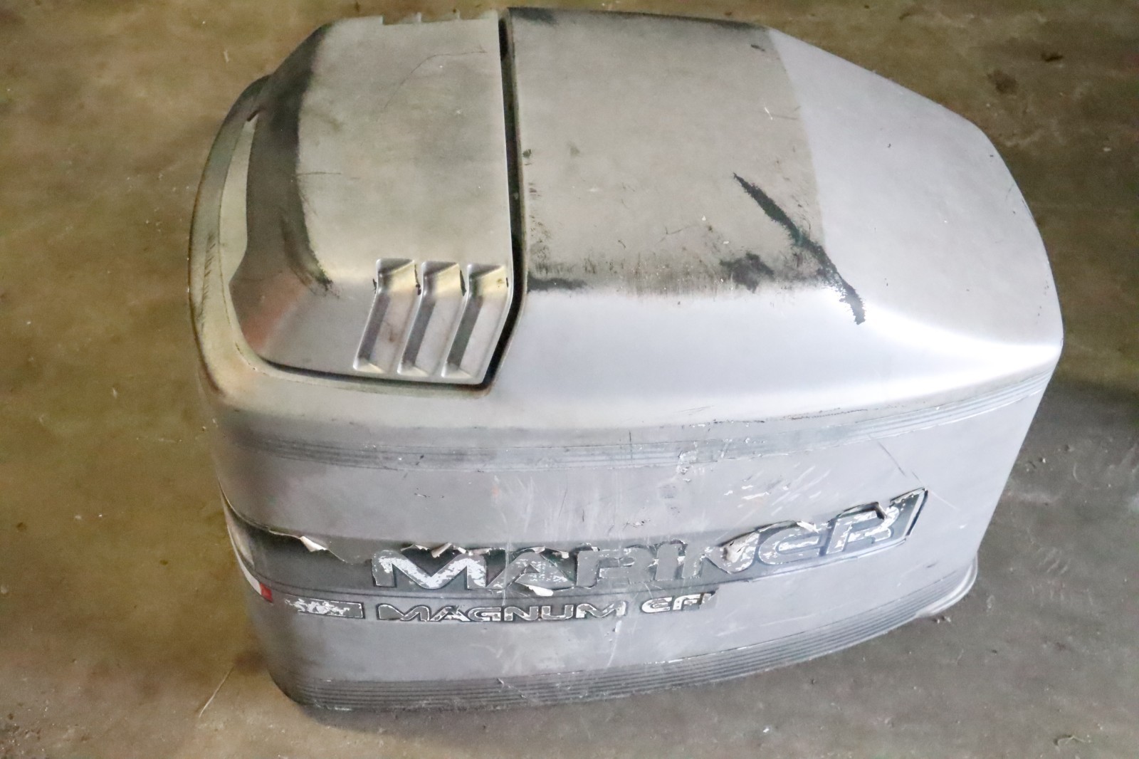 Mercury Mariner 3.0L 225hp outboard top cowling - Image 12