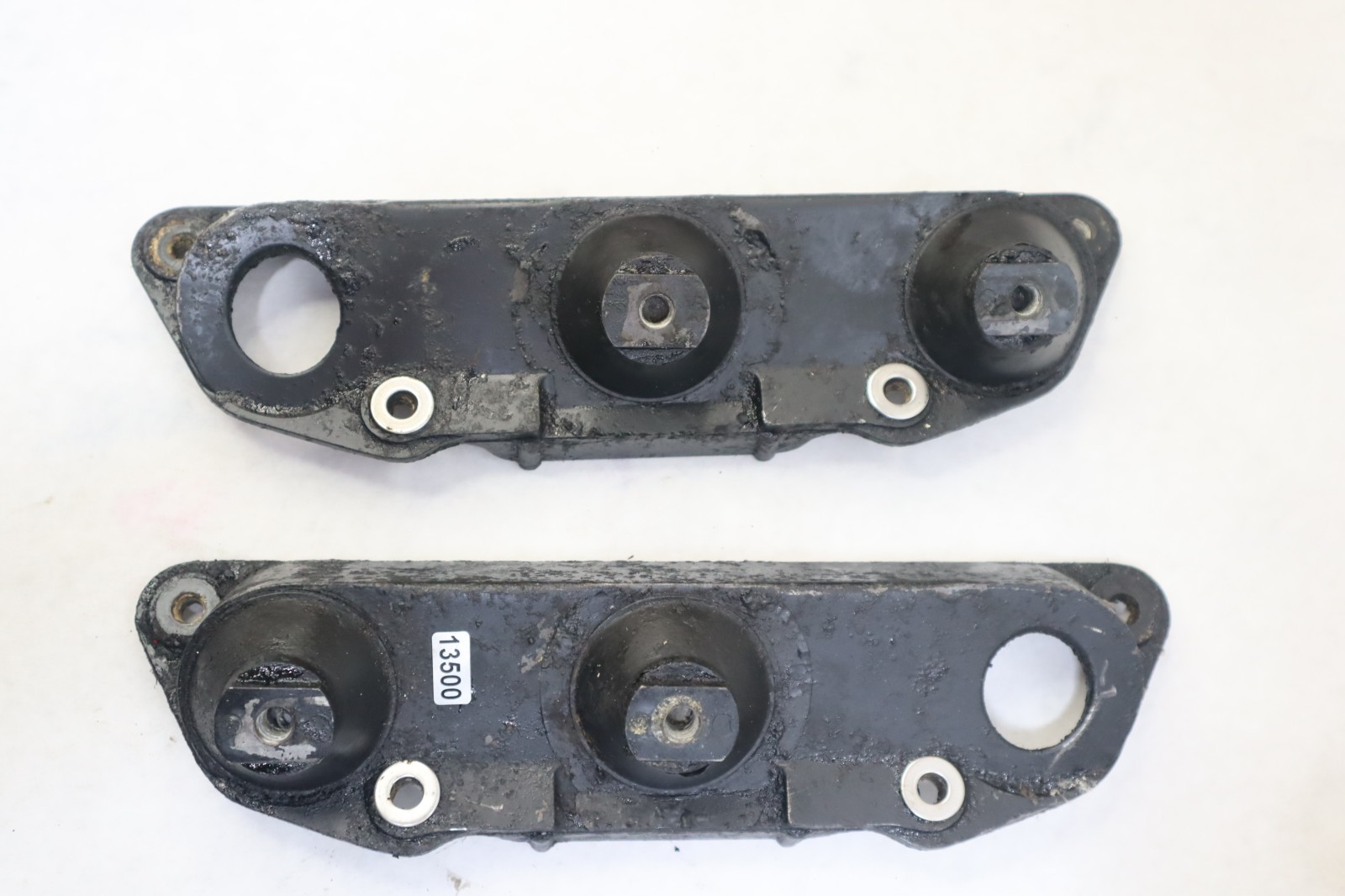 1986-1988 Kawasaki JS300 OEM Engine Motor Mount Bracket Set Left & Right