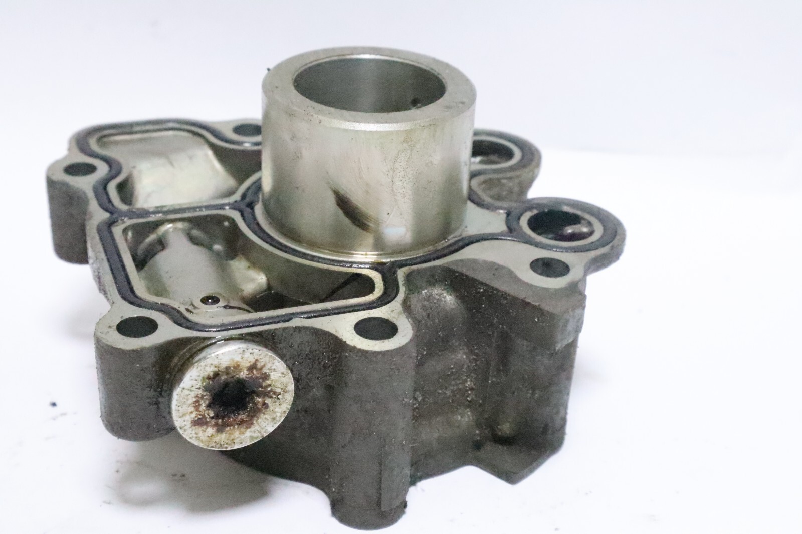 15100-ZW1-000 oil housing honda outboard 90hp 75hp - Image 9