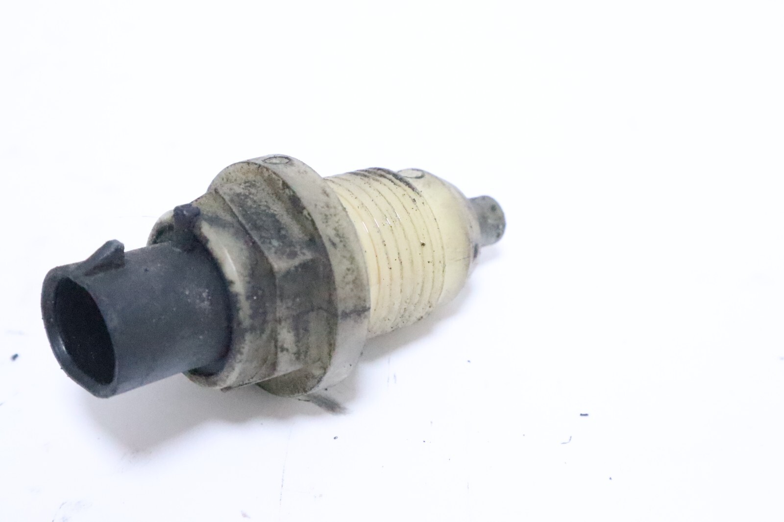 Transmission Input Output Speed Sensor 04800879 A518 A618 46RH 46RE 47RE 48RE US