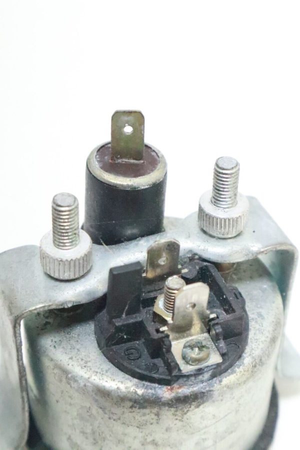 volts   2 1/16" (52mm) Round Gauge 8-16 volts  SAP  USED - Image 6