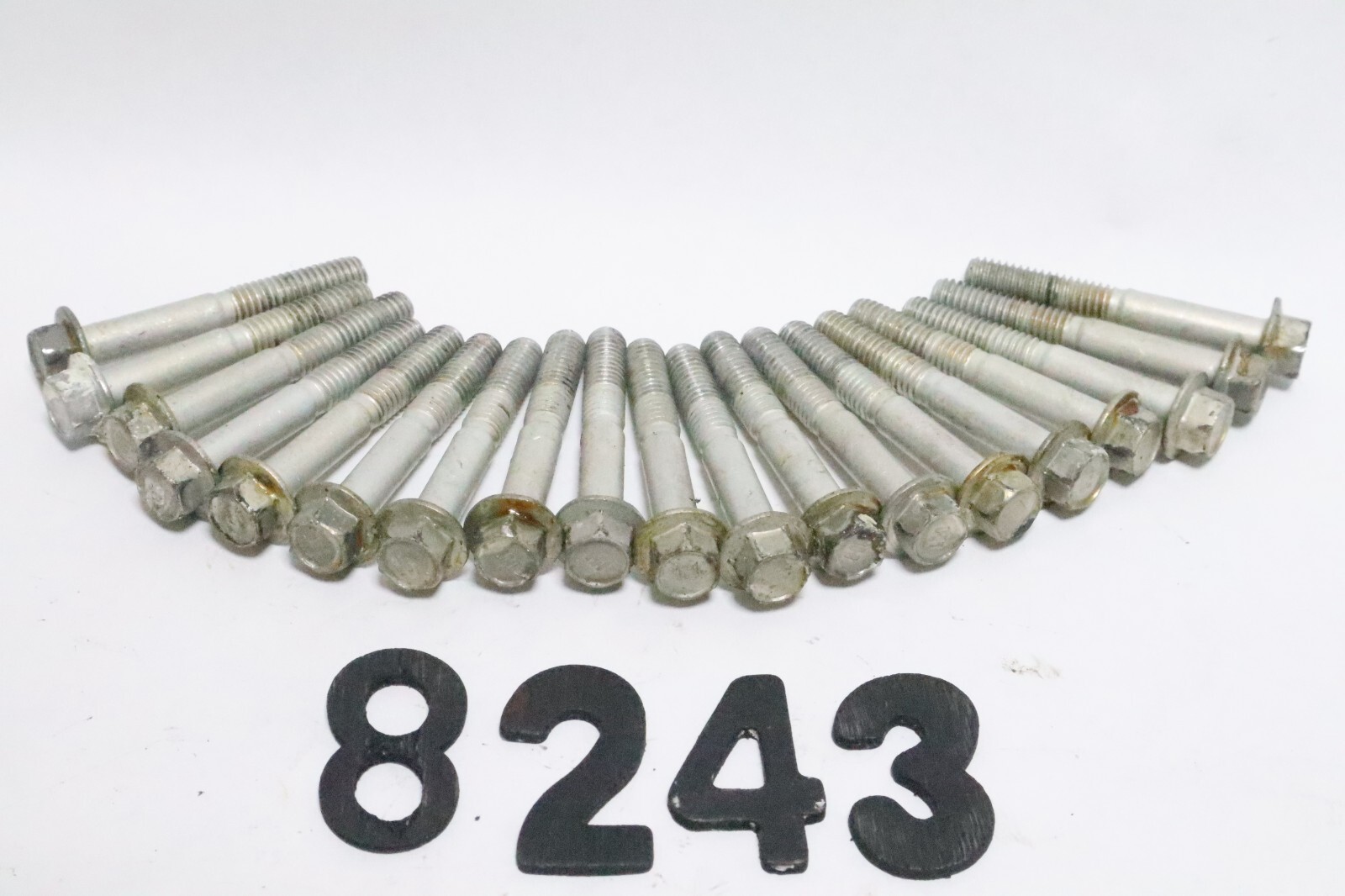 EVINRUDE ETEC CYLINDER HEAD BOLTS '' lots of 19 ''0351081 , 351081 , 0361609 - Image 12