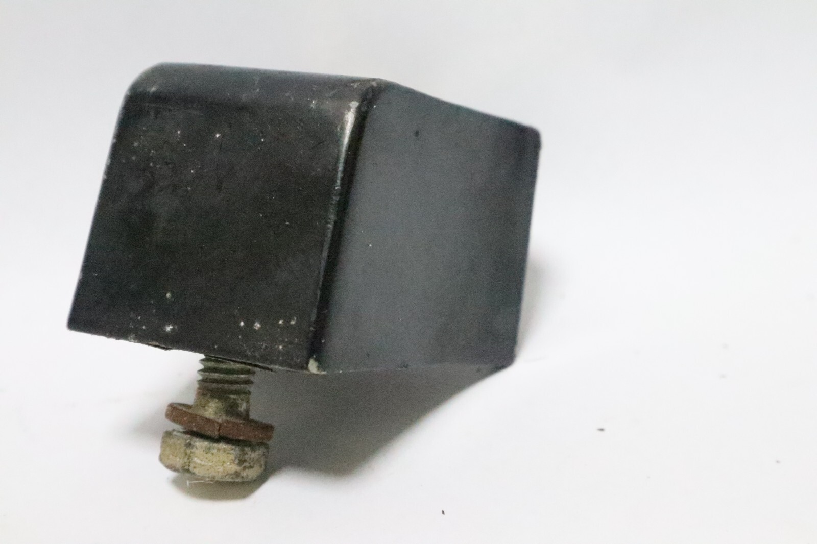 93122A1 Mercury Mariner 80 Hp THUNDERBOLT Top Cowl Hood Retainer Hook 92748 - Image 3
