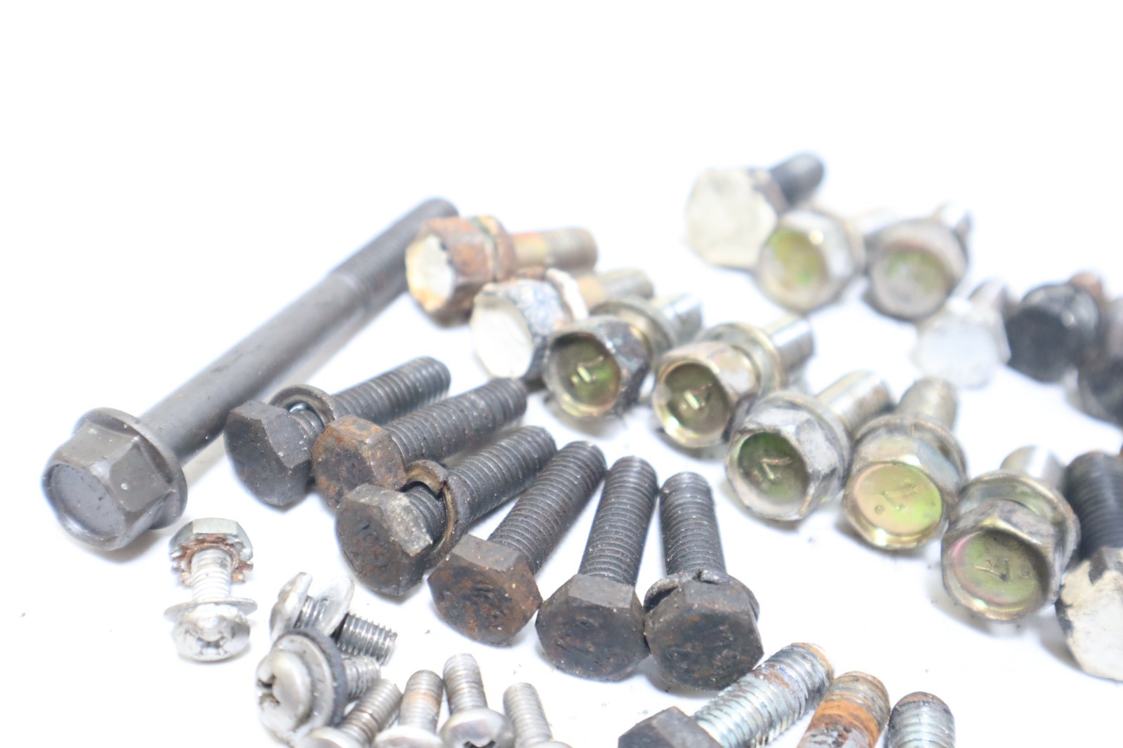 Phasor Marine generator Kubota D1105 mixed bolts hardware - Image 4