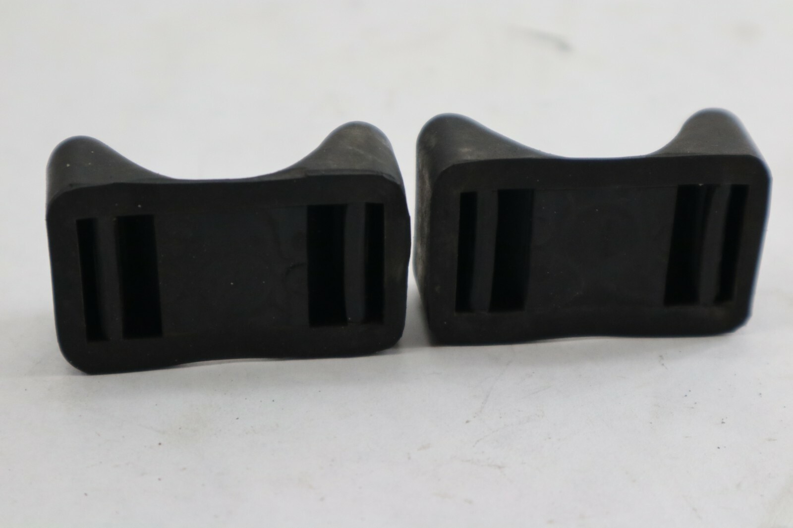 1984-87 HONDA GL1200 GOLDWING RADIATOR TOP RUBBER MOUNTS 19518-MG9-000 - Image 5