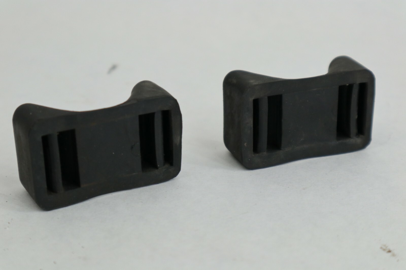 1984-87 HONDA GL1200 GOLDWING RADIATOR TOP RUBBER MOUNTS 19518-MG9-000 - Image 7
