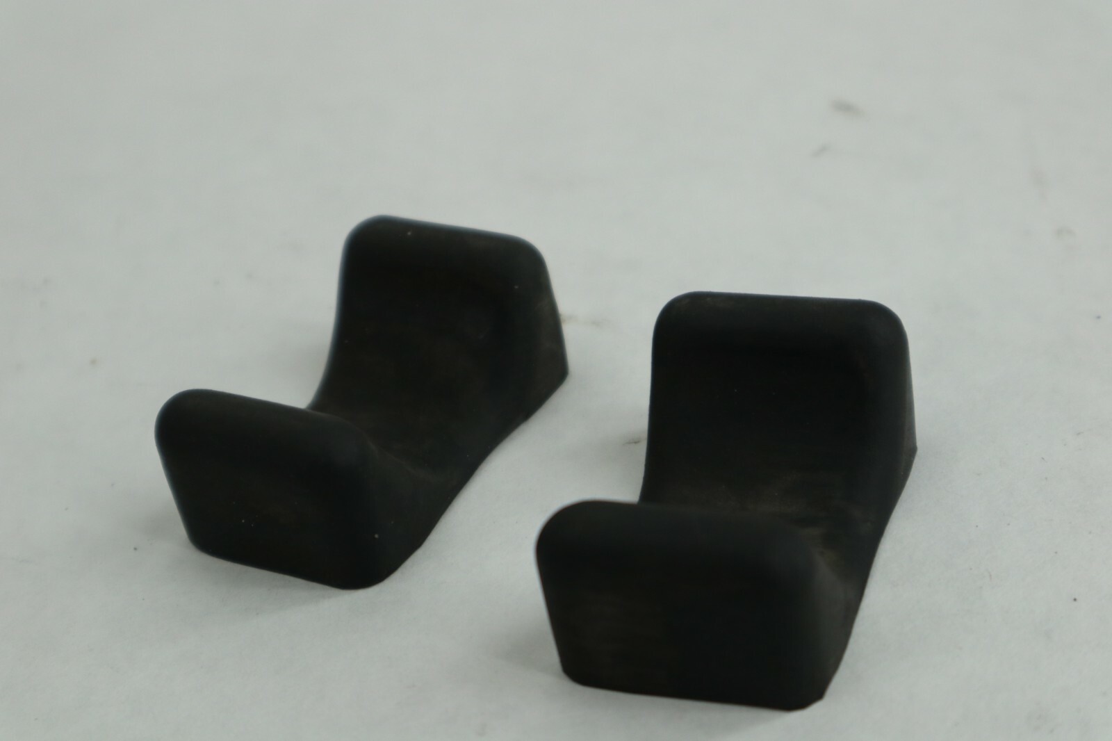 1984-87 HONDA GL1200 GOLDWING RADIATOR TOP RUBBER MOUNTS 19518-MG9-000 - Image 10