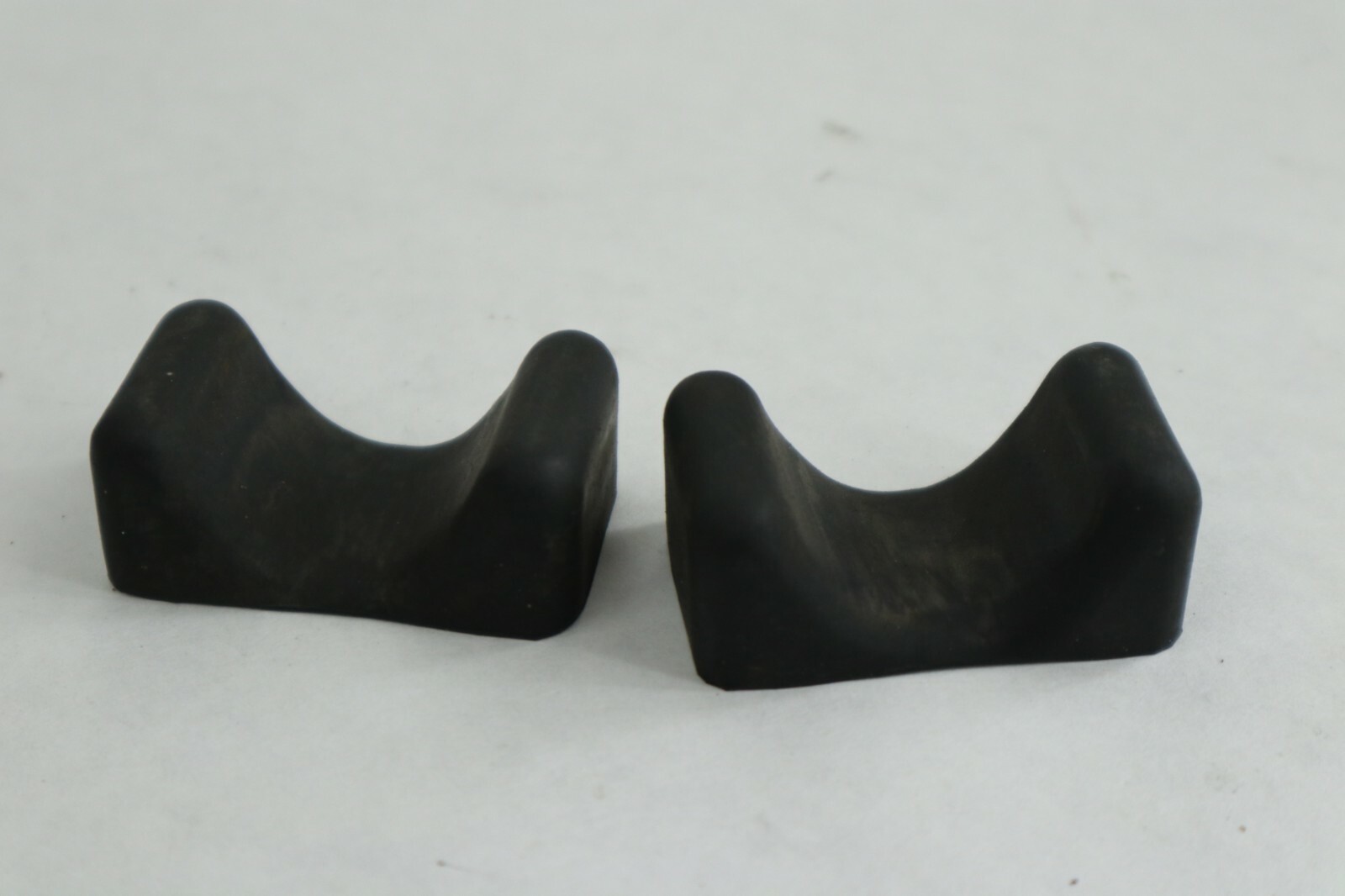 1984-87 HONDA GL1200 GOLDWING RADIATOR TOP RUBBER MOUNTS 19518-MG9-000 - Image 12