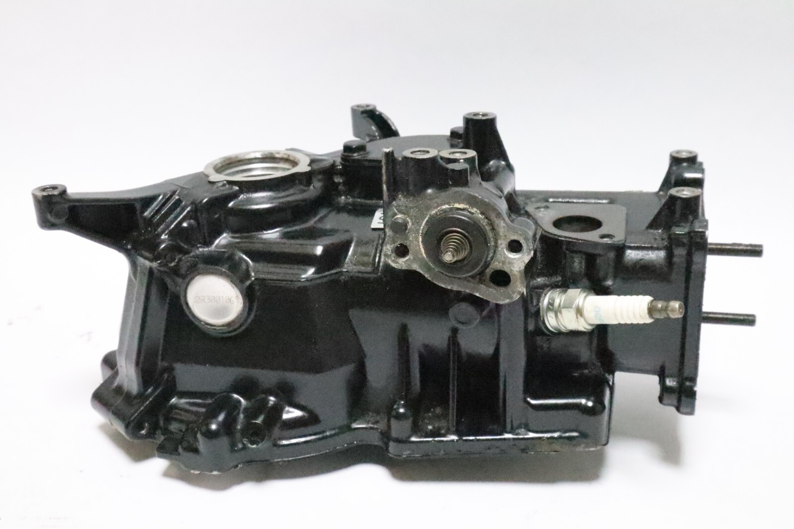 Mercury 2 hp 3.5 hp four stroke cylinder block 898103T42 - Image 9