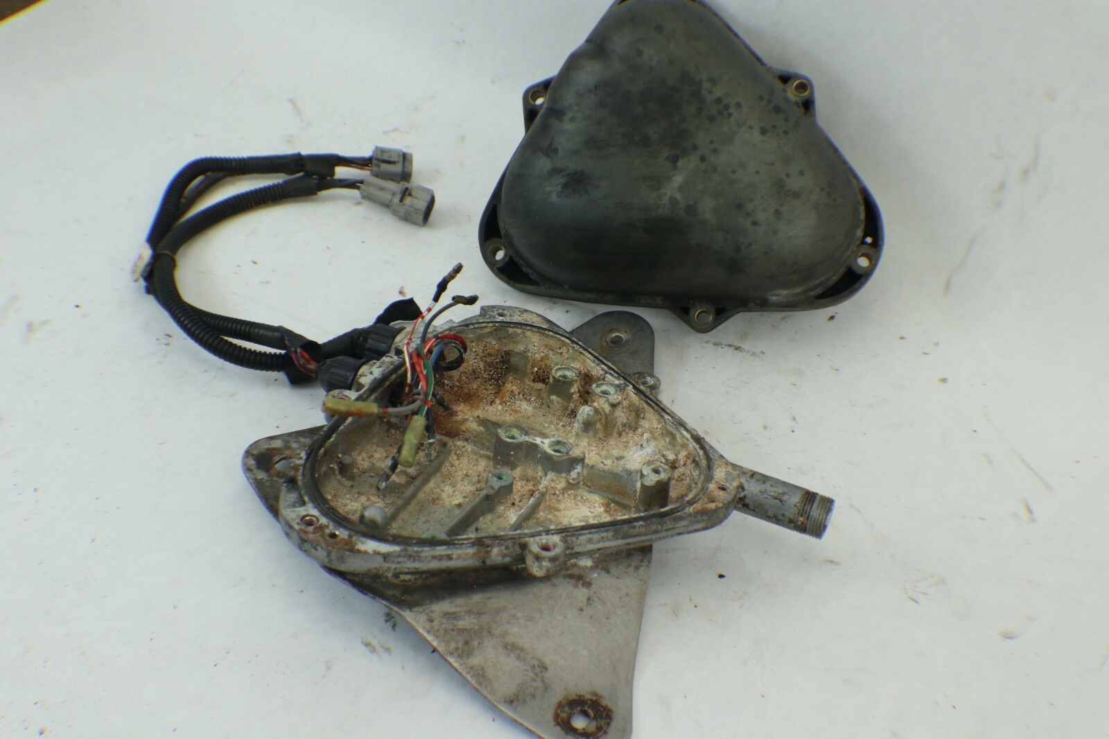 97 98 KAWASAKI 1100 ZXI STS STX ELECTRIC TRIM MOTOR CASE COVER 21174-3703 - Image 3