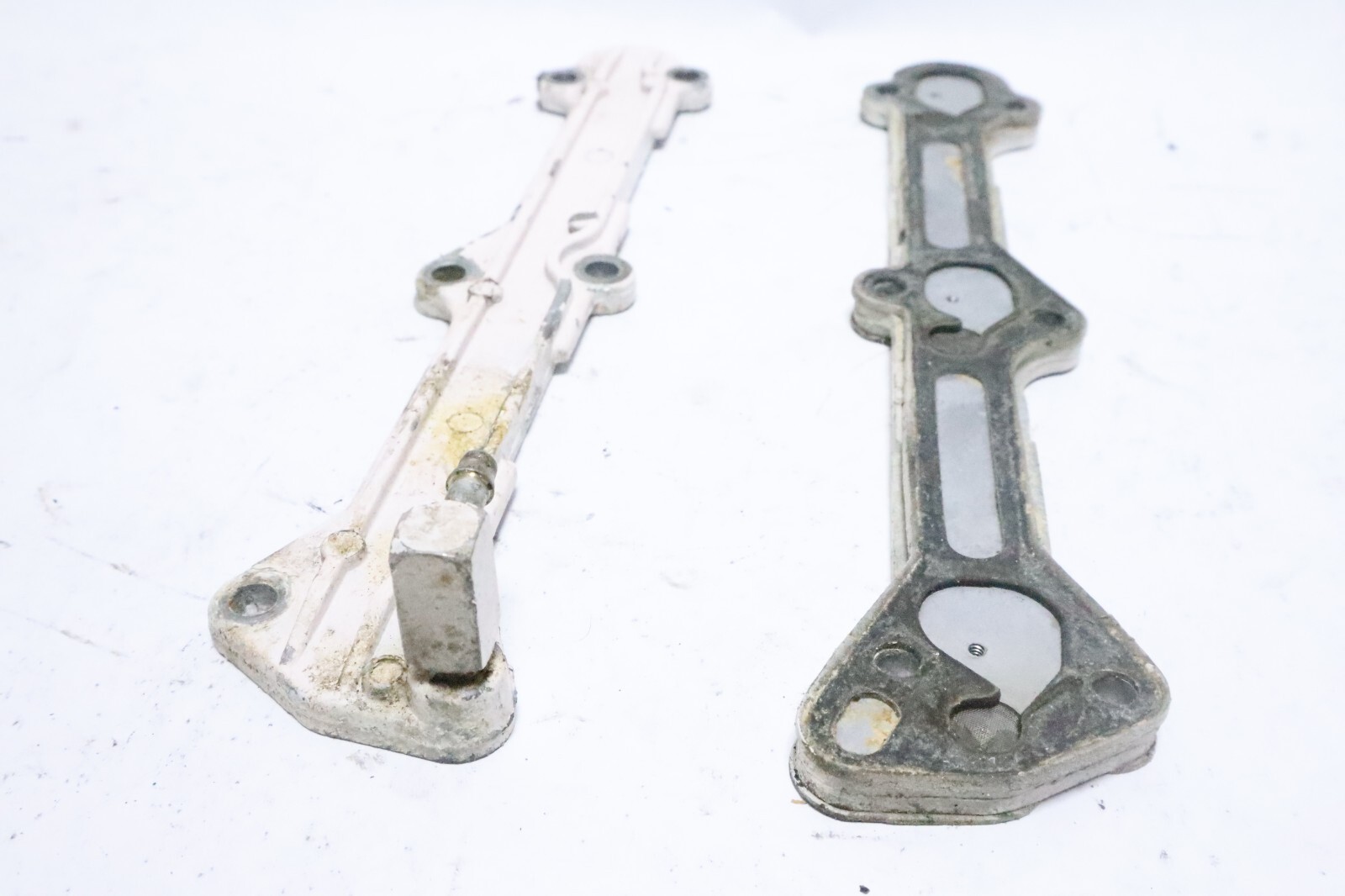 817787A 1 F2A404757 Force 70 85 90 Hp Outboard Cylinder Drain Reed Plate & Cover - Image 4
