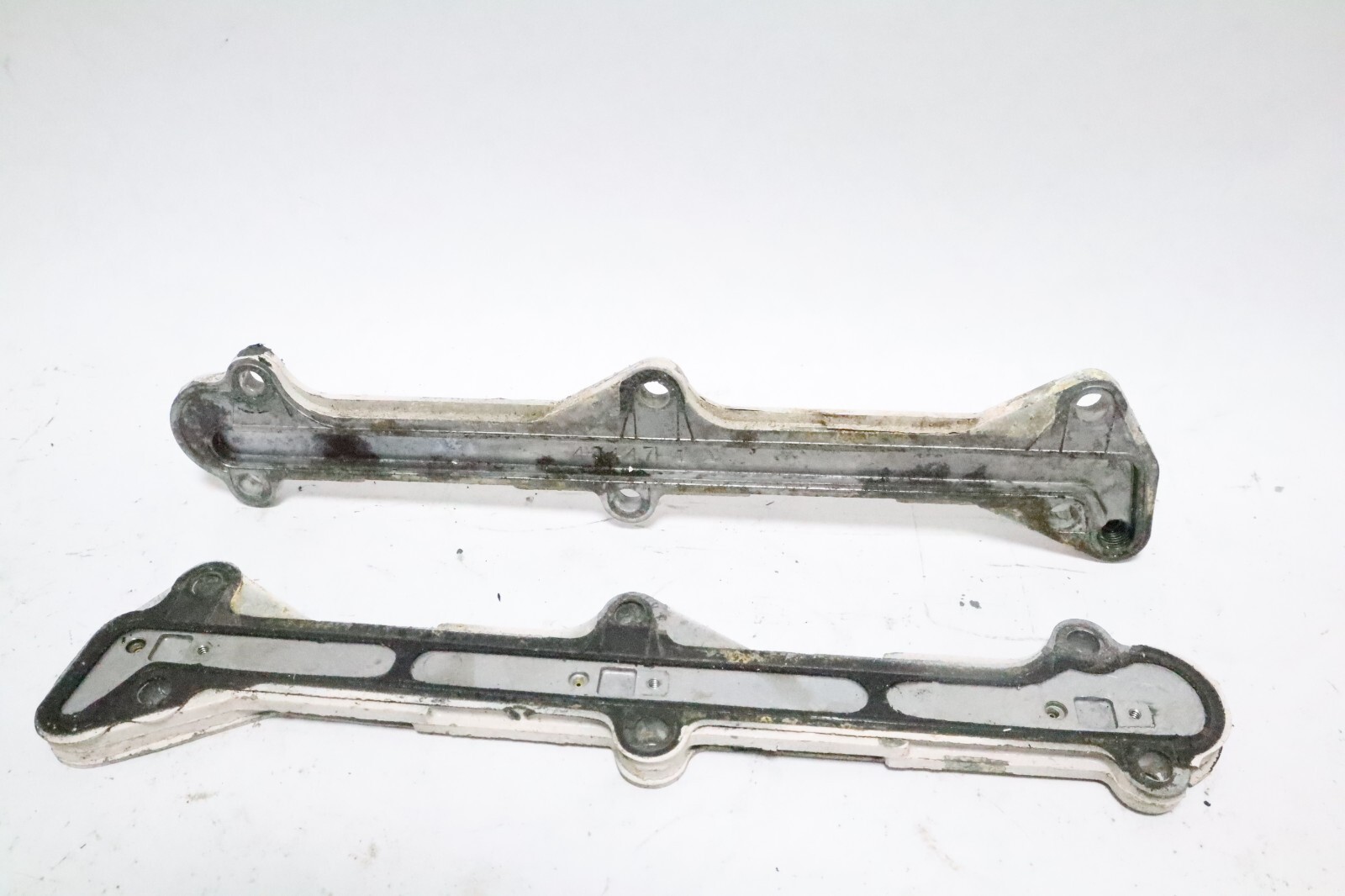 817787A 1 F2A404757 Force 70 85 90 Hp Outboard Cylinder Drain Reed Plate & Cover - Image 7