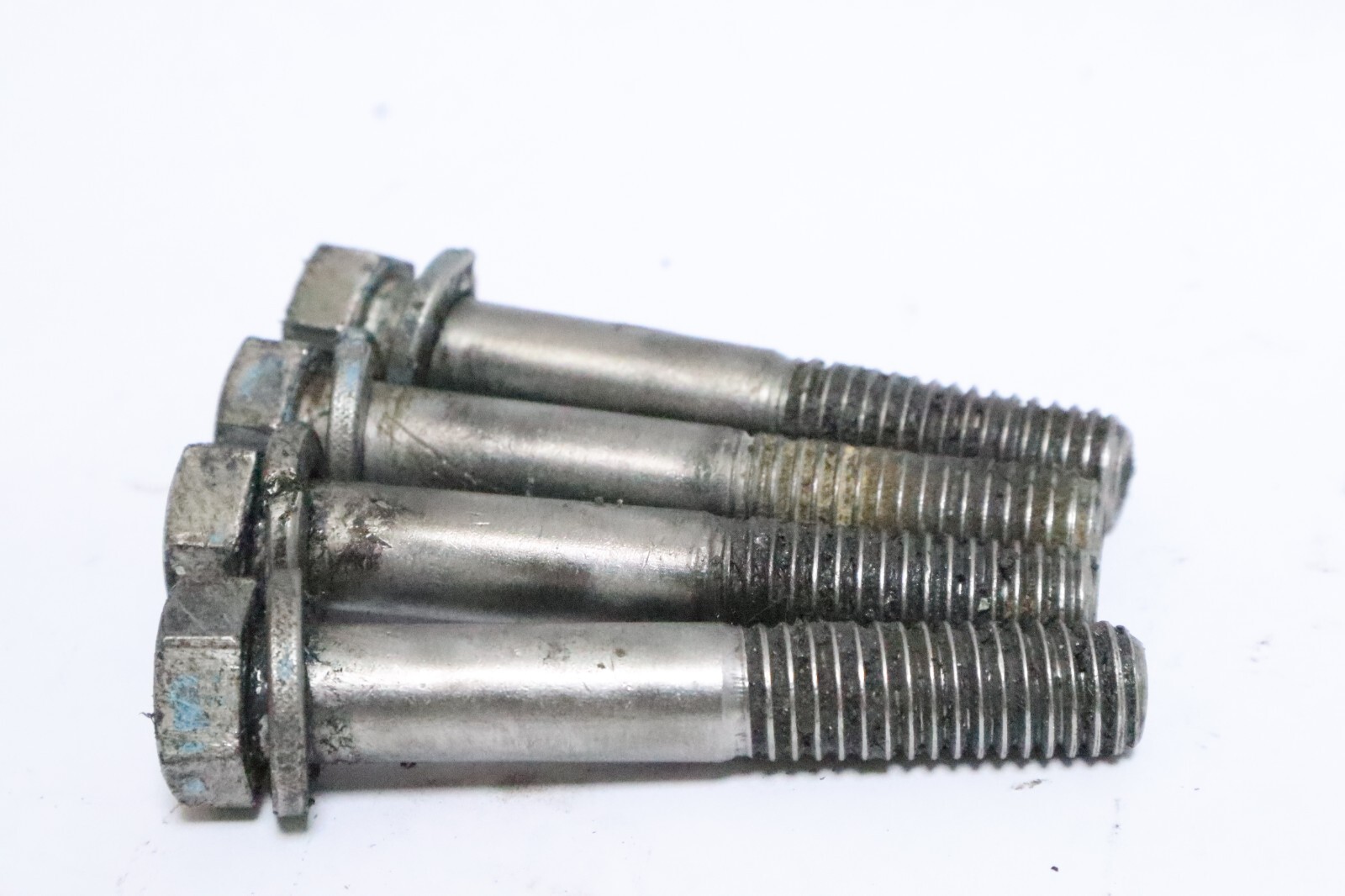 SET OF 4 JOHNSON EVINRUDE lower MOUNT SCREWS 0327052 327052 - Image 4