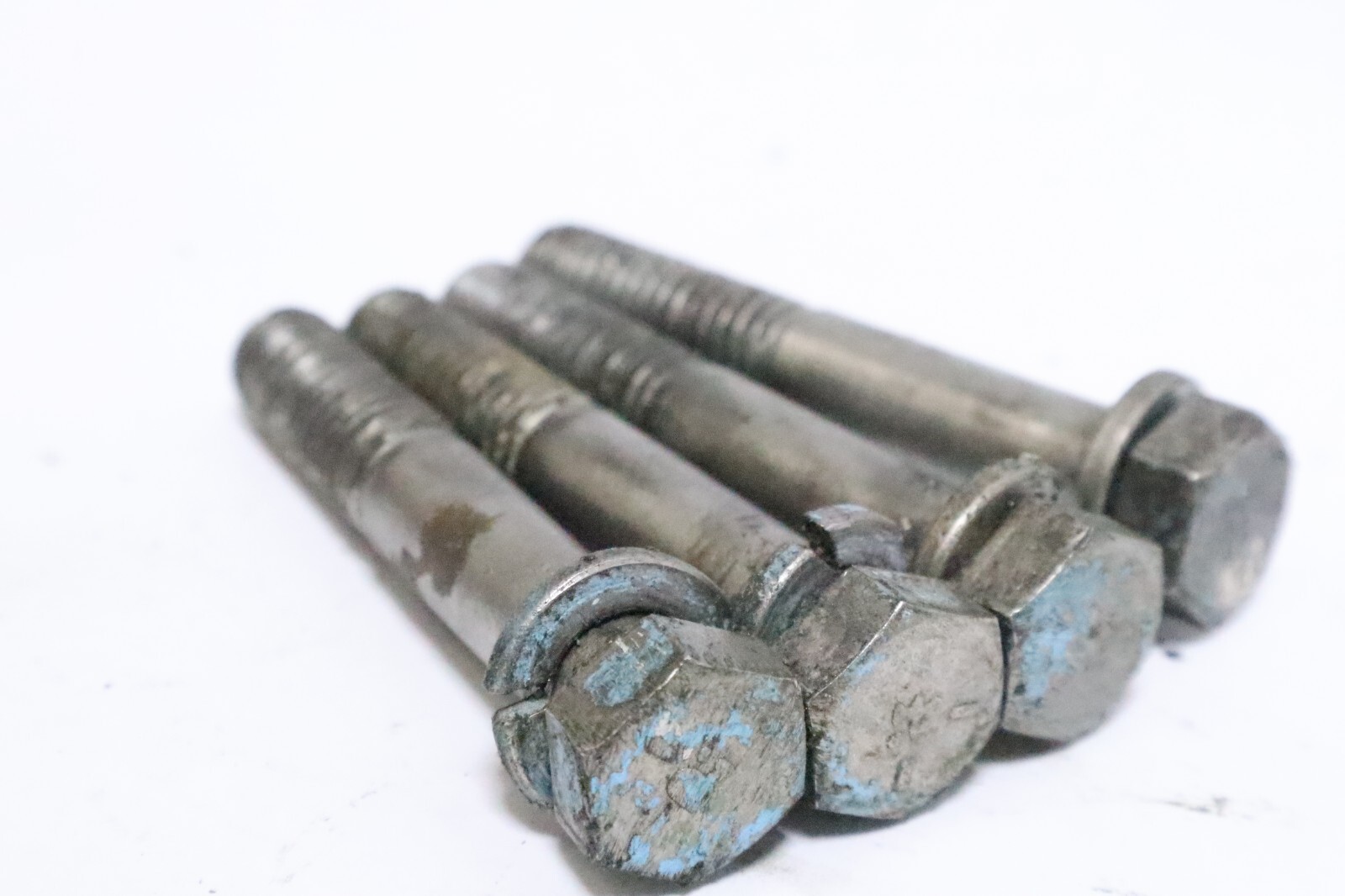 SET OF 4 JOHNSON EVINRUDE lower MOUNT SCREWS 0327052 327052 - Image 7
