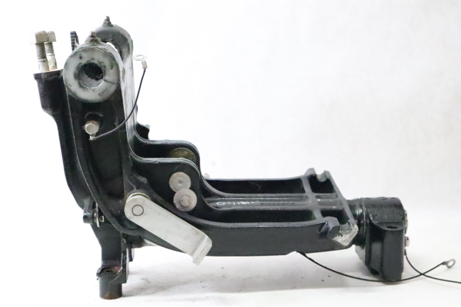 2010-2022 Nissan 25 30 HP mfs30b 4 Stroke Swivel Bracket Assembly PN 3AEQ623103 - Image 5
