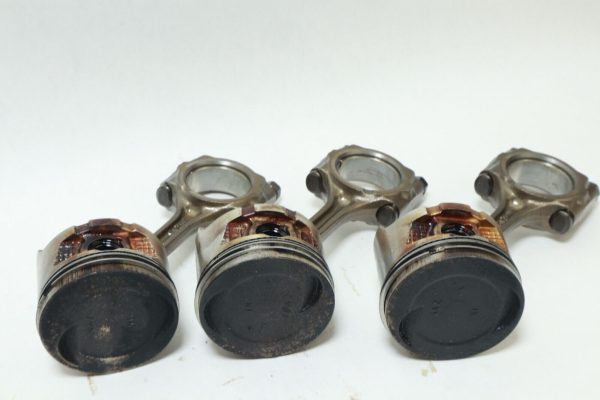 Honda BF 40-45-50 HP Piston 13101-ZV5-010 & Connecting Rod 13210-ZV5-000 SET  USED - Image 2