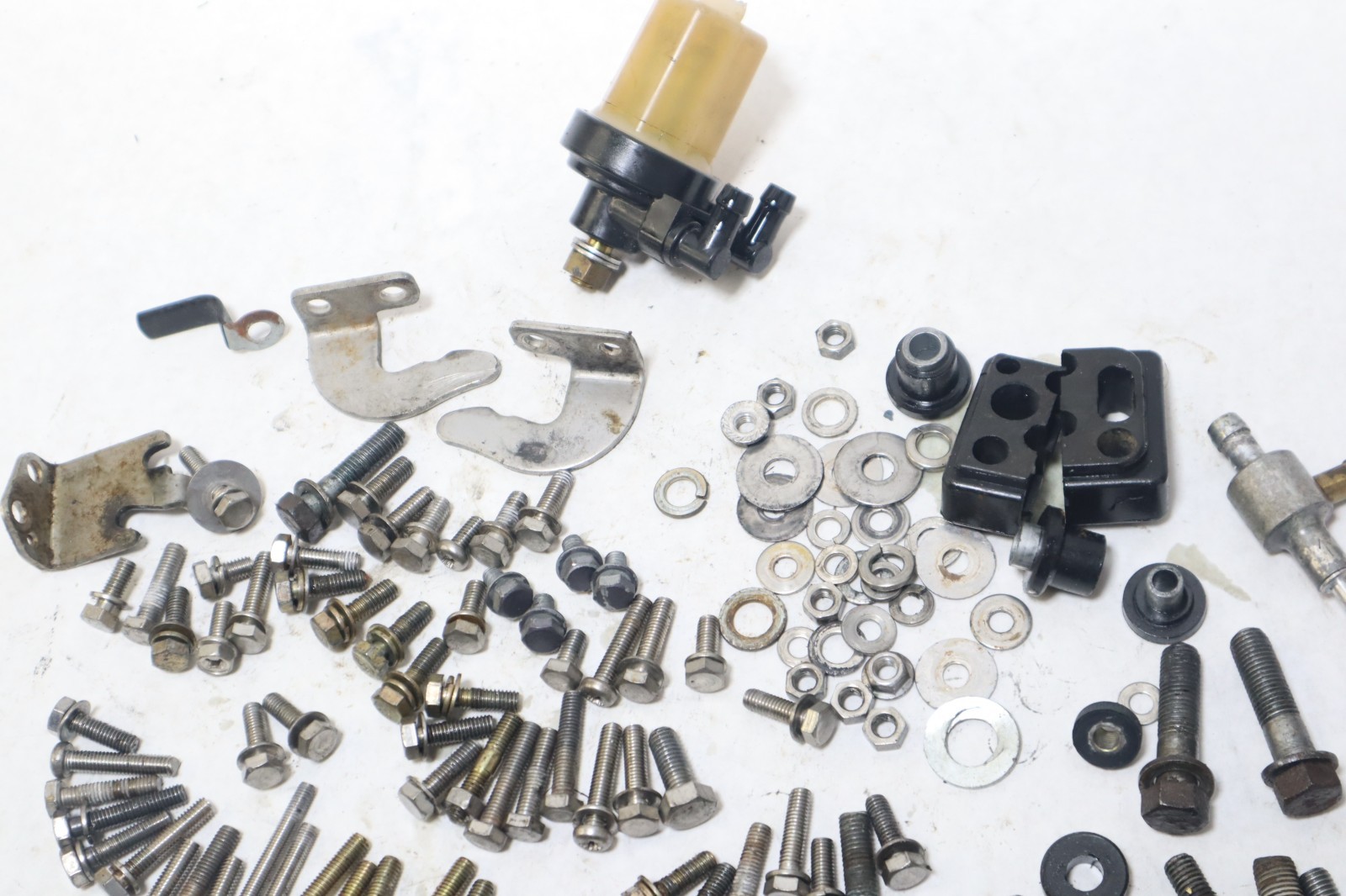 96-04 TOHATSU NISSAN 140 ns140a2 mixed bolts hardware - Image 19