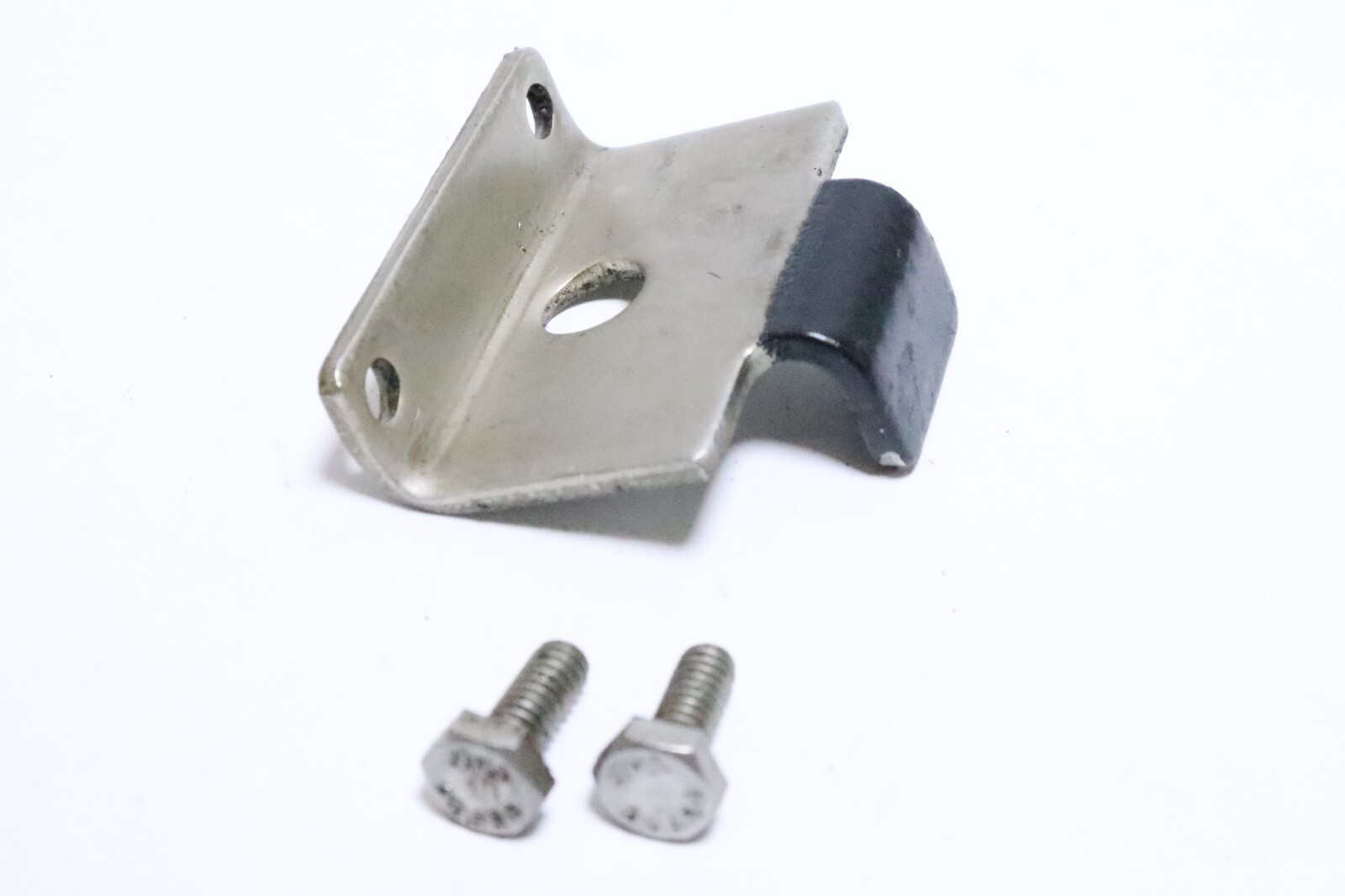 COWL RETAINER MERCURY TRACKER FORCE 35-125 HP 2 STROKE F663480-1 - Image 3