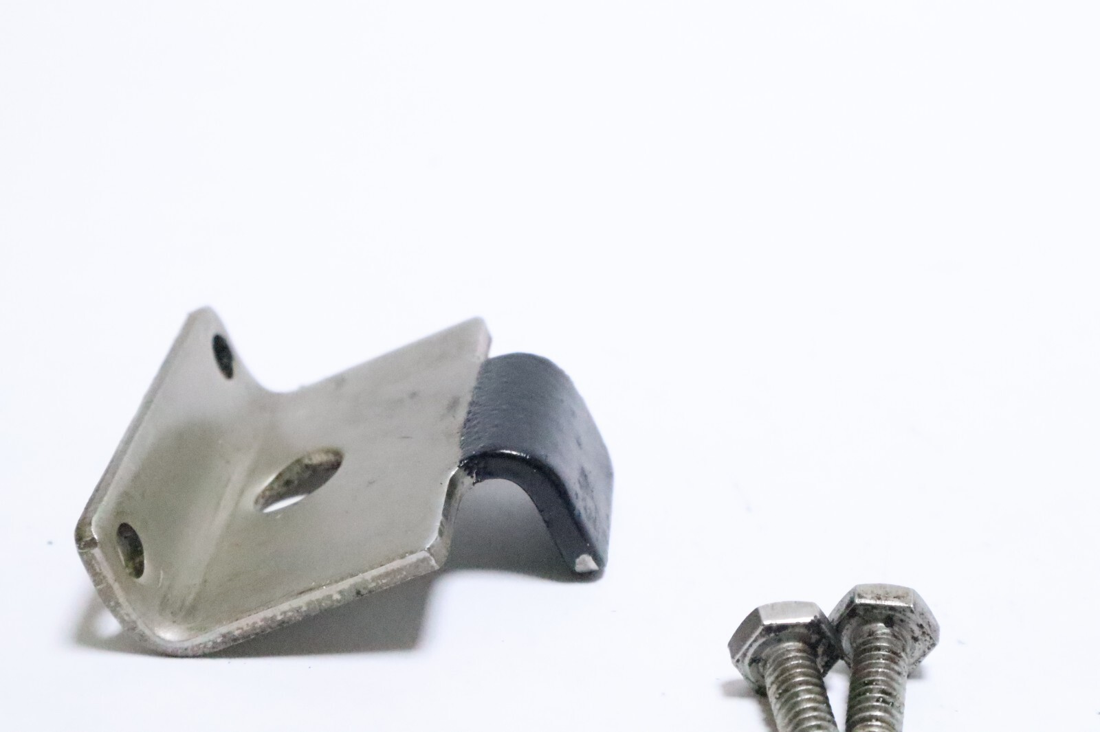 COWL RETAINER MERCURY TRACKER FORCE 35-125 HP 2 STROKE F663480-1 - Image 7
