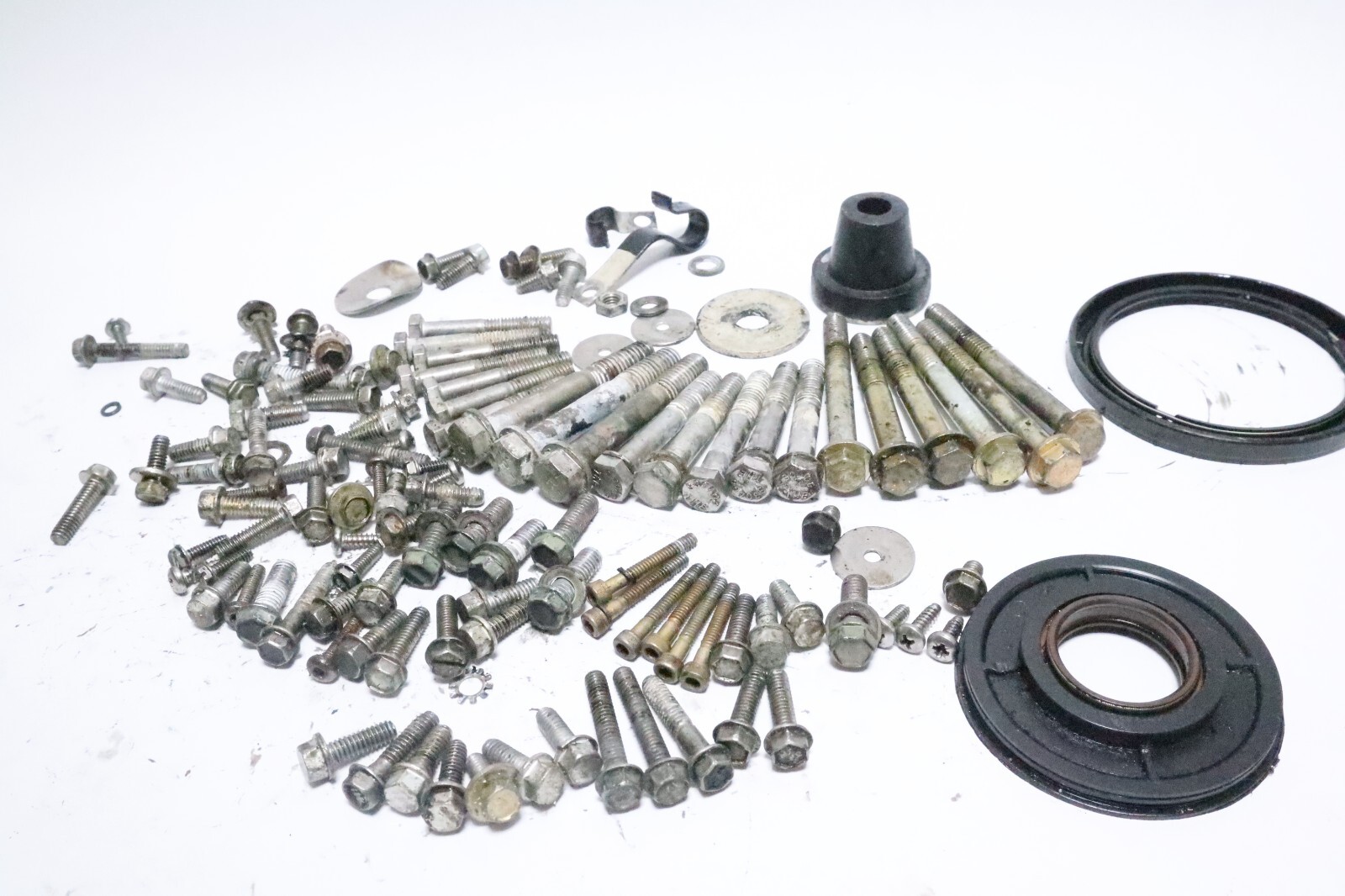 Johnson Evinrude FICHT V4 90 115 HP Mixed Nut Bolt Washer Lot 0586160 - Image 2