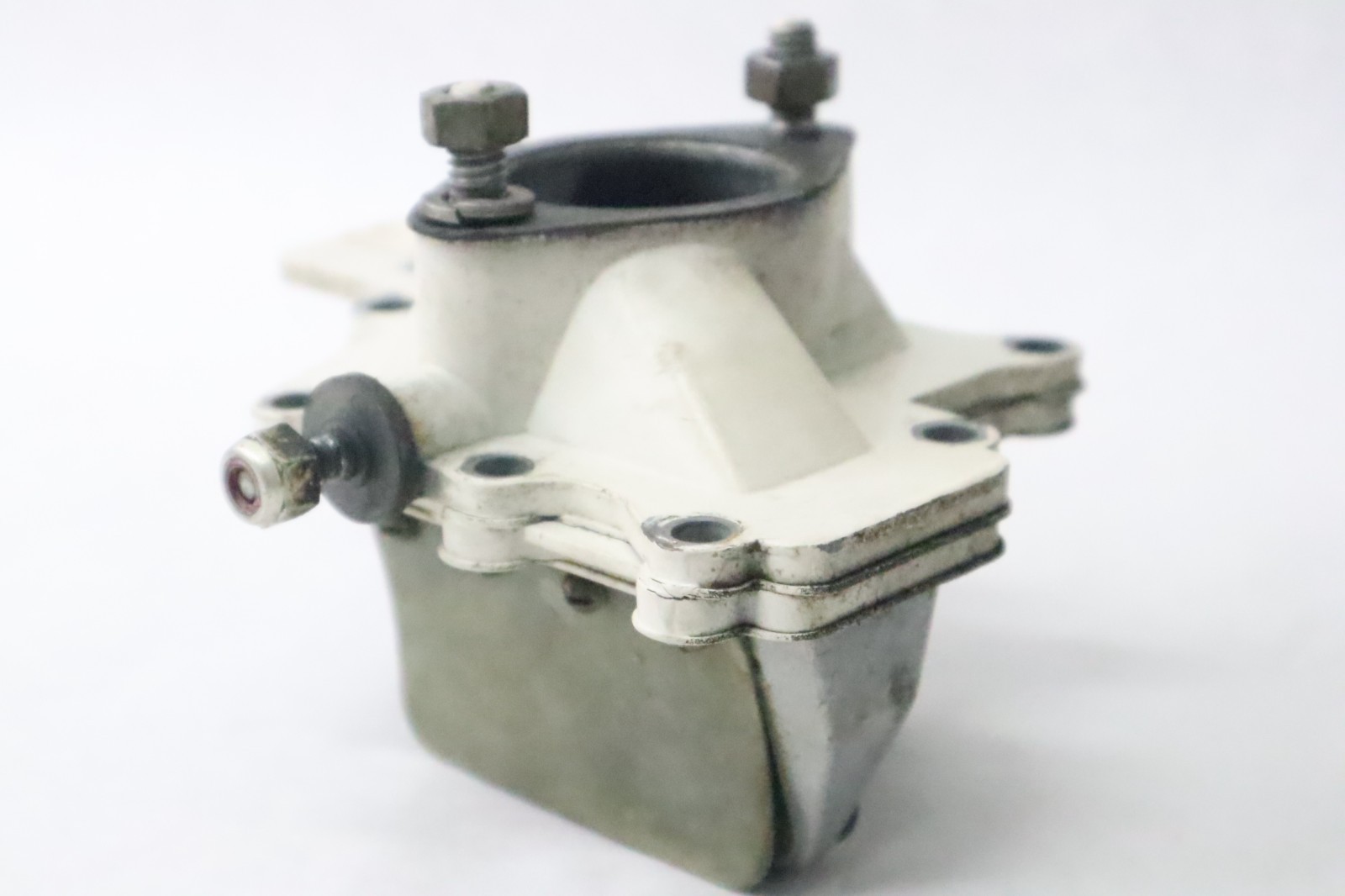 1970 72 Chrysler 35 hp 357hb Outboard intake manifold + reed valves 433158 - Image 4