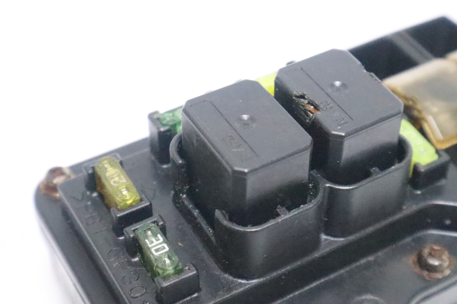OEM YAMAHA FUSE BOX PN# 68F-82170-01-00 - Image 7