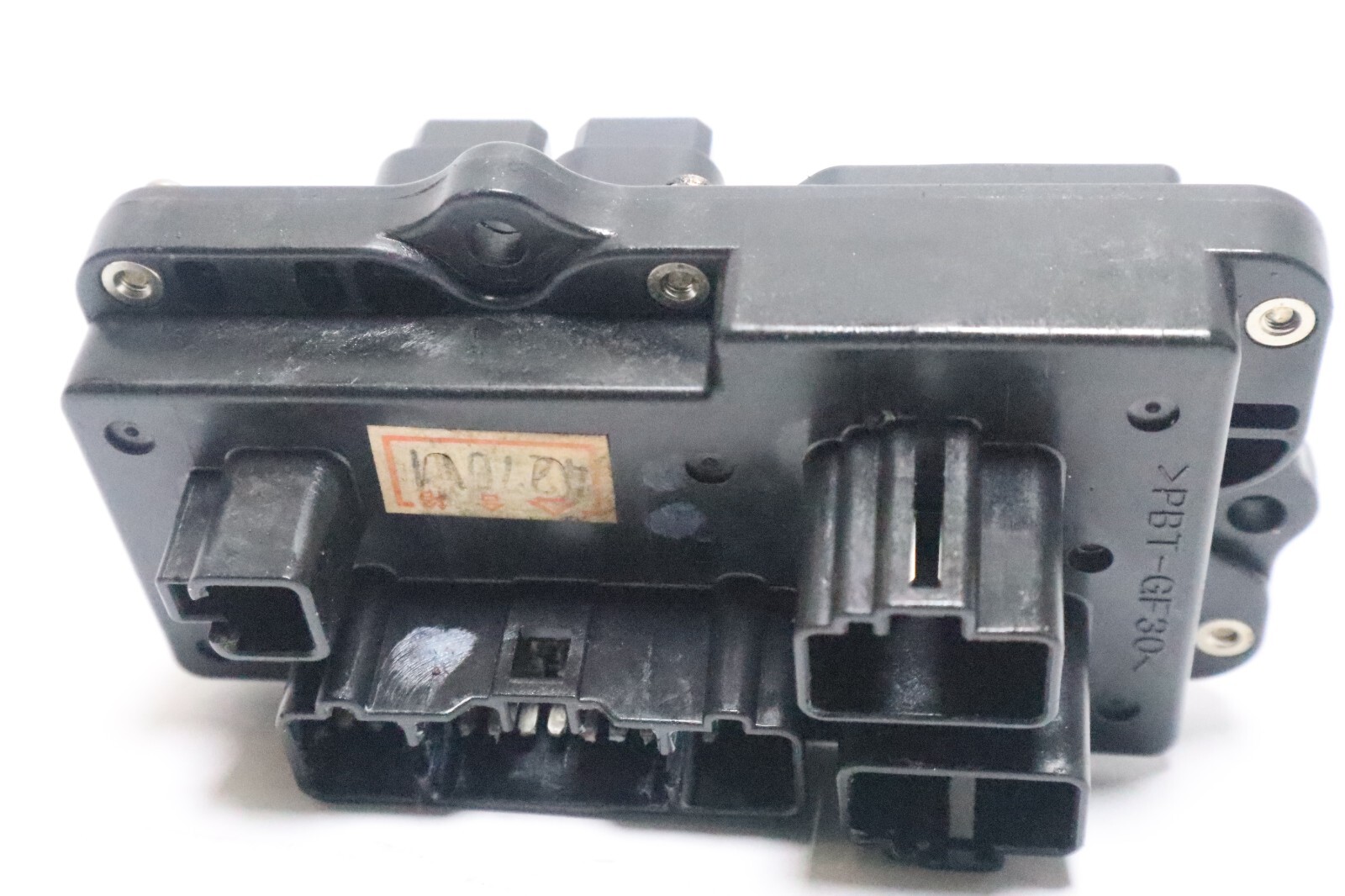 OEM YAMAHA FUSE BOX PN# 68F-82170-01-00 - Image 9