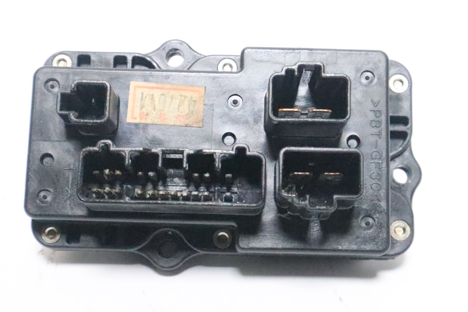 OEM YAMAHA FUSE BOX PN# 68F-82170-01-00 - Image 10