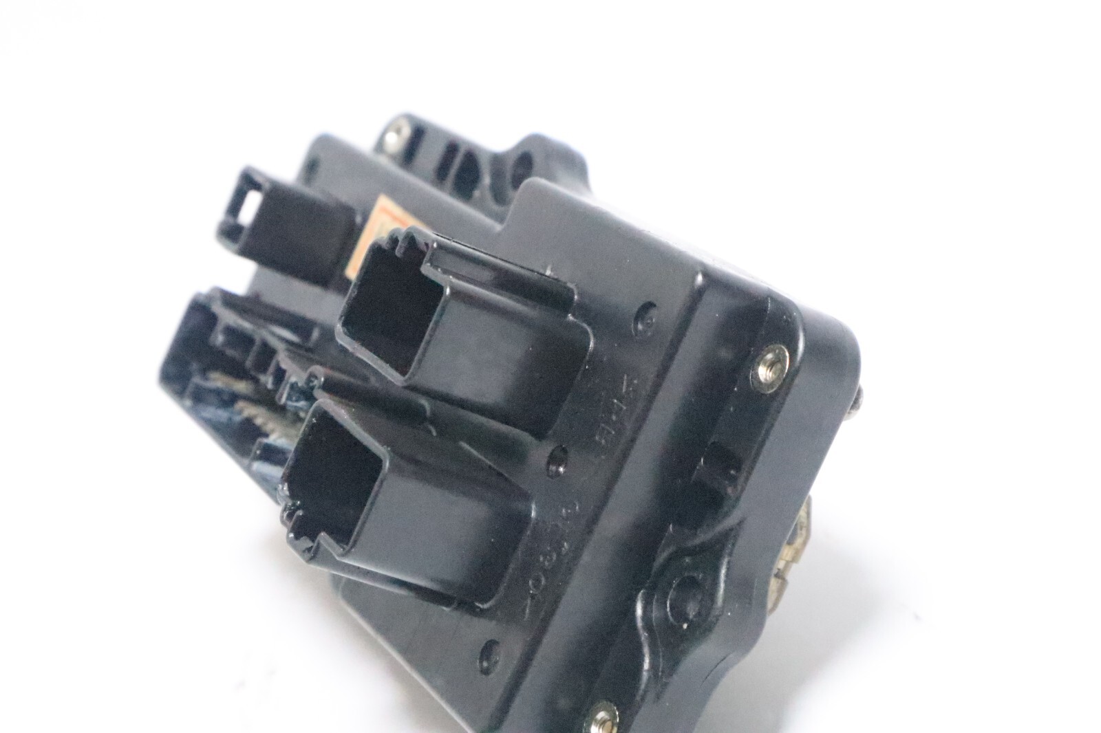 OEM YAMAHA FUSE BOX PN# 68F-82170-01-00 - Image 13