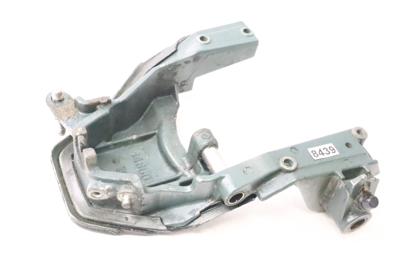 1984-1997 Yamaha 25 30 hp 648-44518-00-94 Outboard bracket comp - Image 2