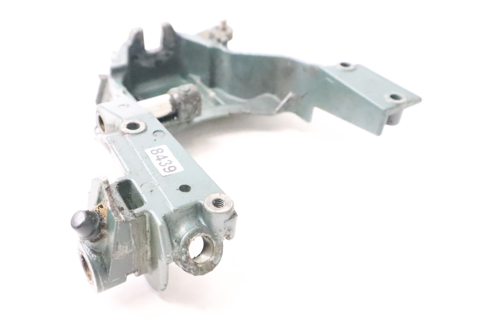 1984-1997 Yamaha 25 30 hp 648-44518-00-94 Outboard bracket comp - Image 5