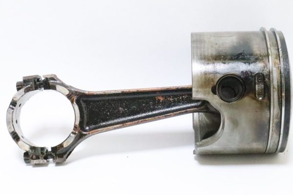 Evinrude ETEC 150hp outboard starboard piston and rod (5005443) USED - Image 5