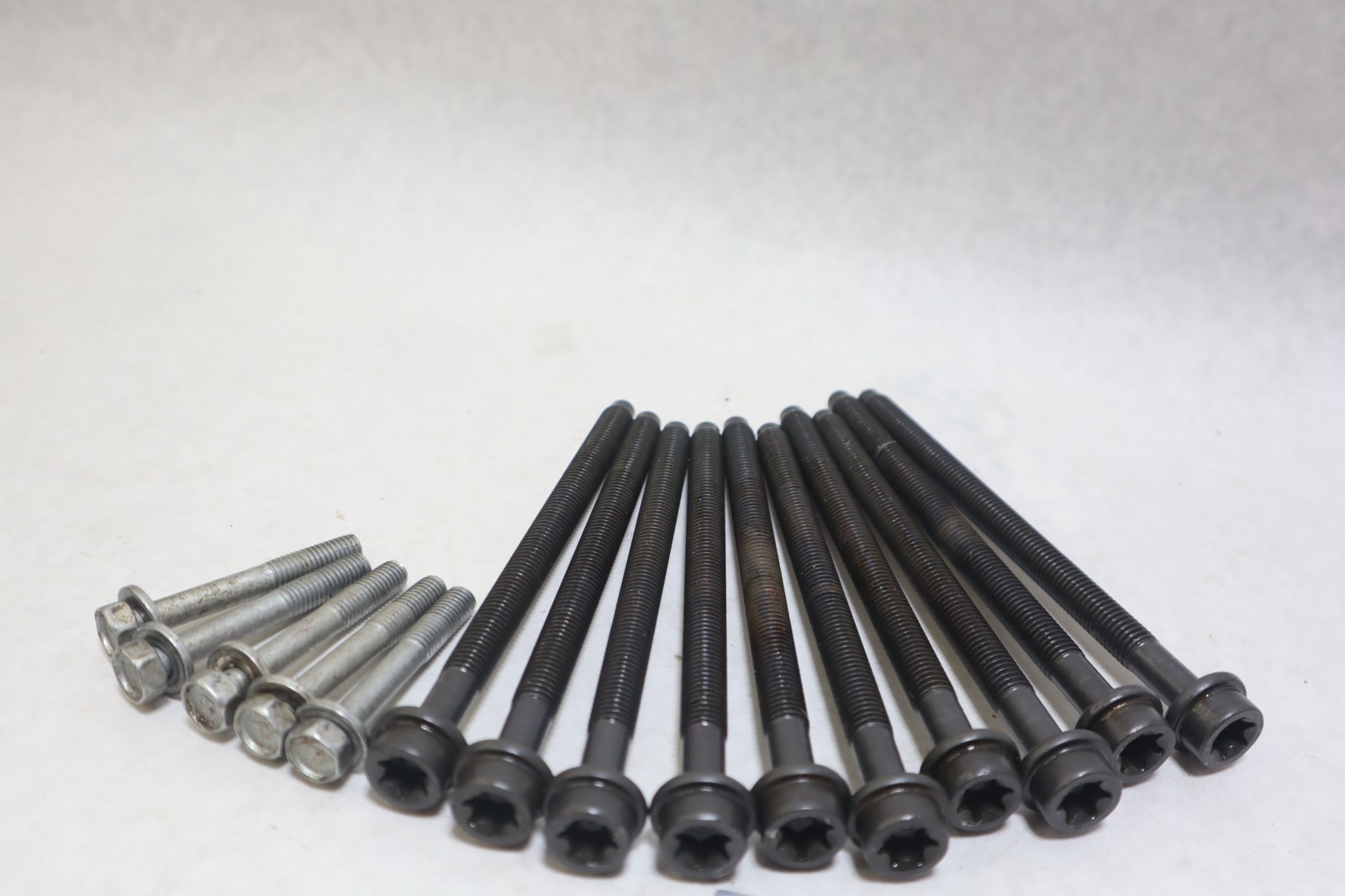 Yamaha 75-80-90-100-115 HP 2000 Set of 10 Cylinder Head Bolts 90105-10M89-00 - Image 4