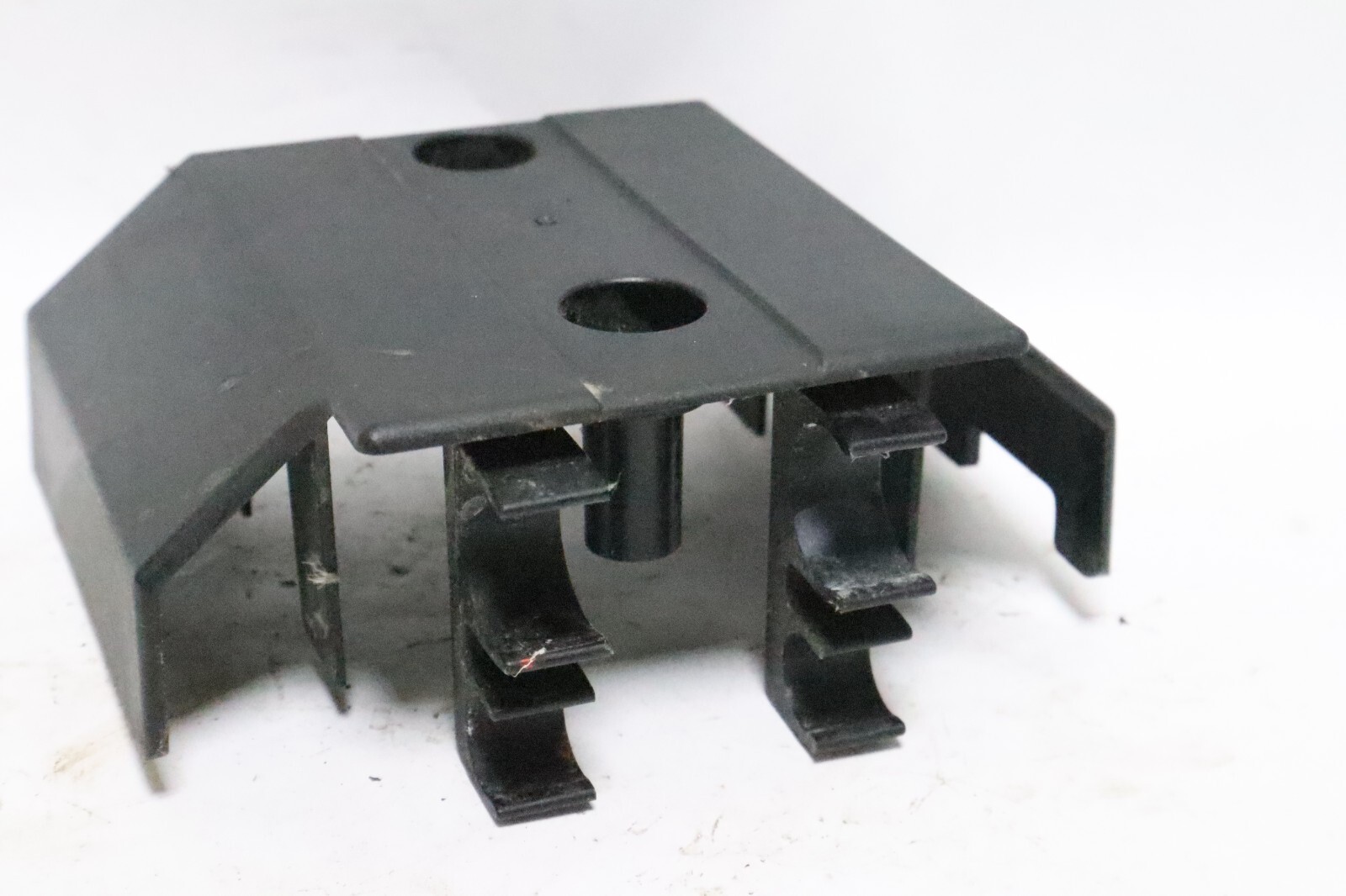 150/175/200 HP Yamaha Regulator Rectifier Cover Assy 1996-2009 64D-81942-00-00 - Image 3