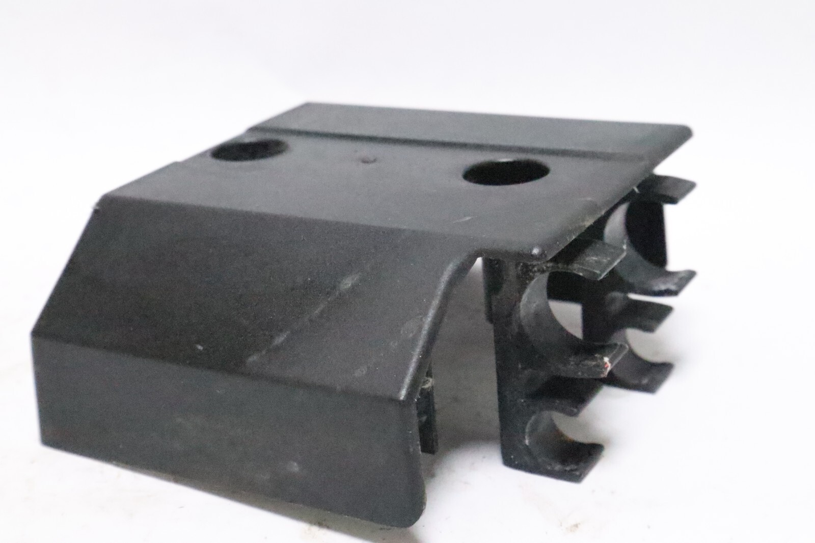 150/175/200 HP Yamaha Regulator Rectifier Cover Assy 1996-2009 64D-81942-00-00 - Image 4