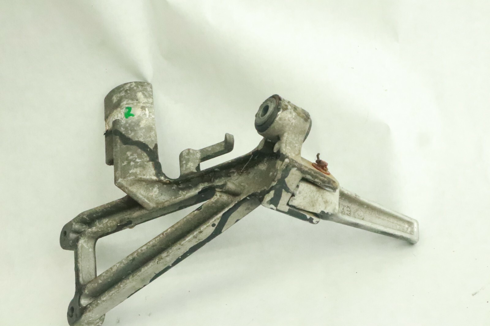95-98 HONDA CBR600 F3 Right Passenger Peg Bracket - Image 9