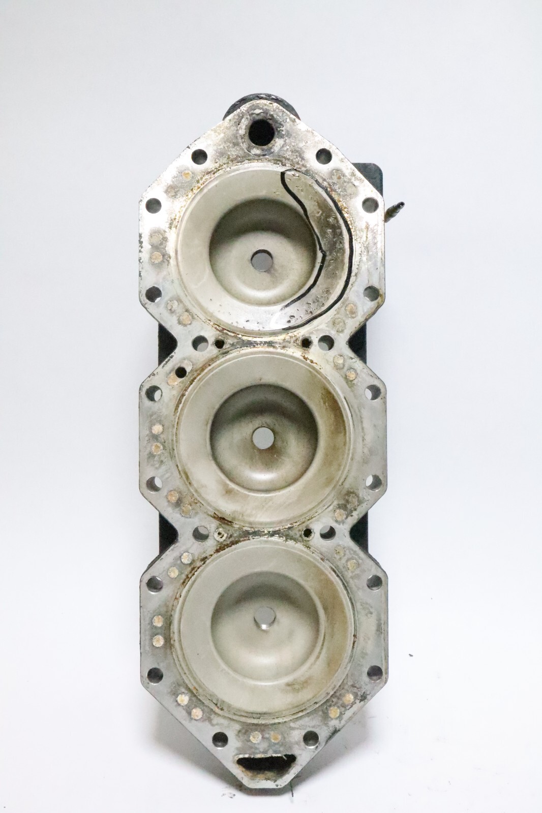 337548 Johnson Evinrude 1991-1998 Cylinder Head 150 175 HP