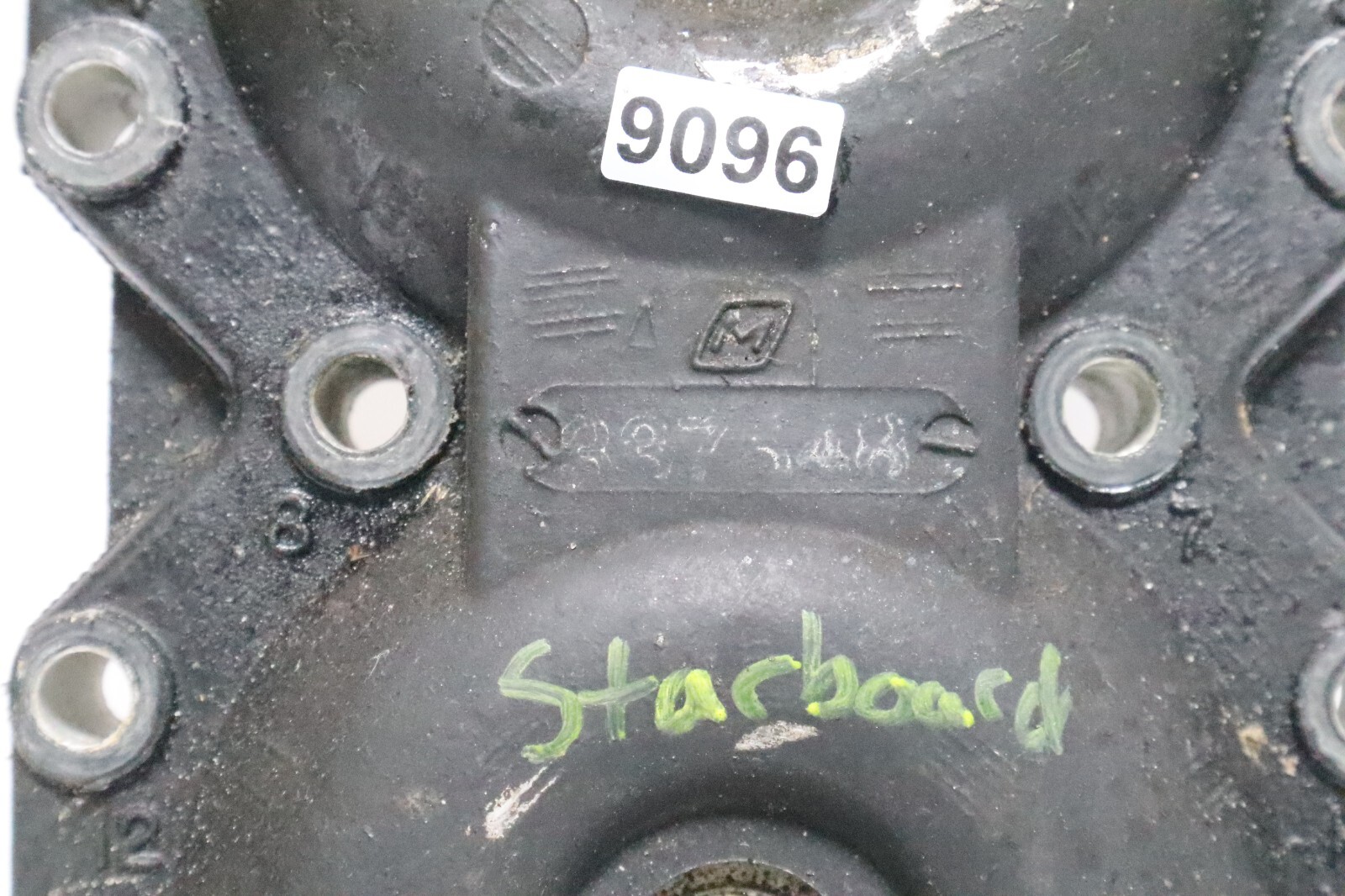 337548 Johnson Evinrude 1991-1998 Cylinder Head 150 175 HP - Image 4