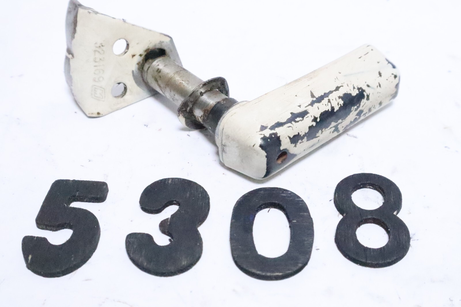 395758 0395758 Rear Port Cowl Handle & Latch Hook 0323169 Evinrude Johnson Engi - Image 2