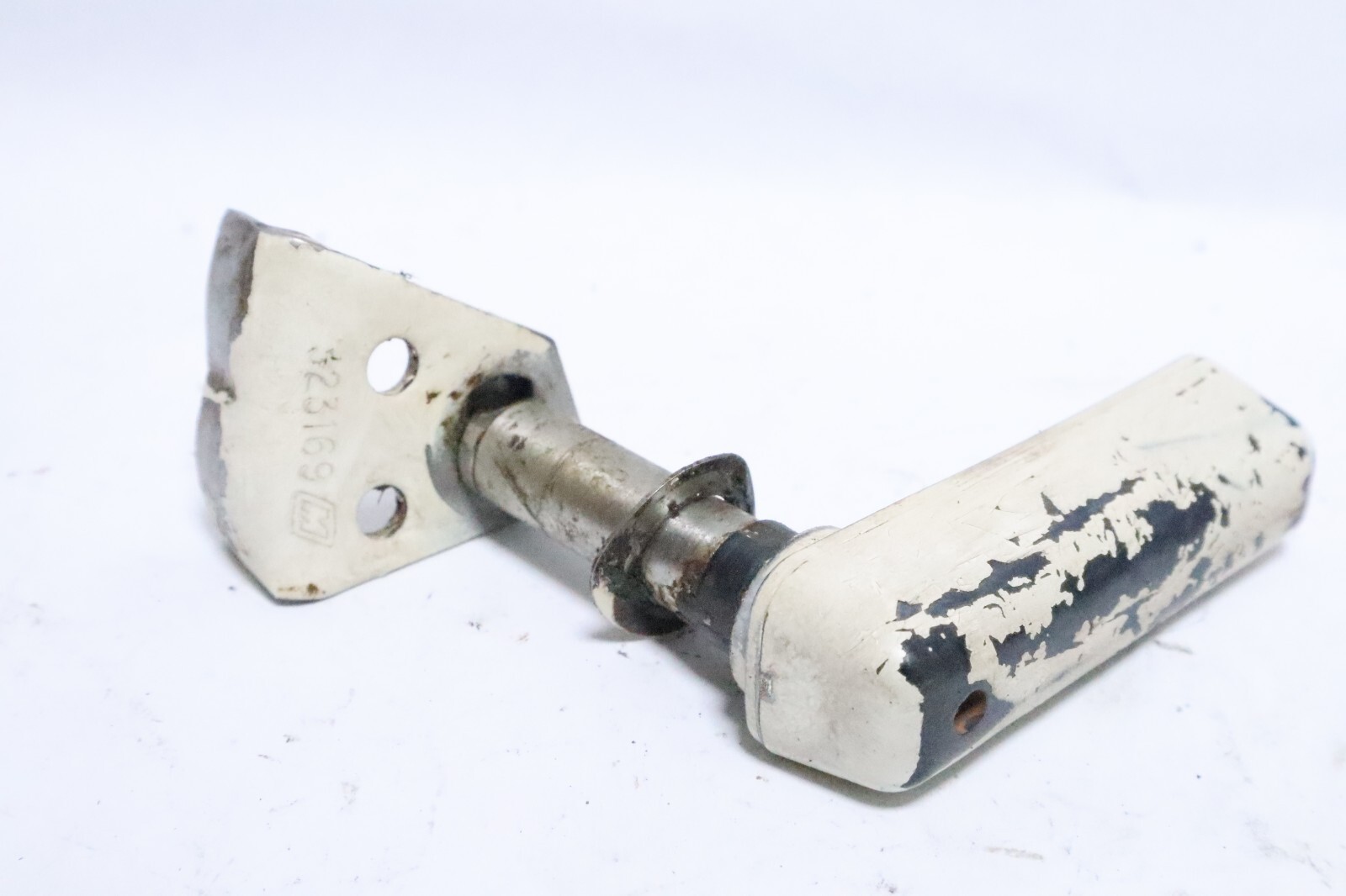 395758 0395758 Rear Port Cowl Handle & Latch Hook 0323169 Evinrude Johnson Engi - Image 4