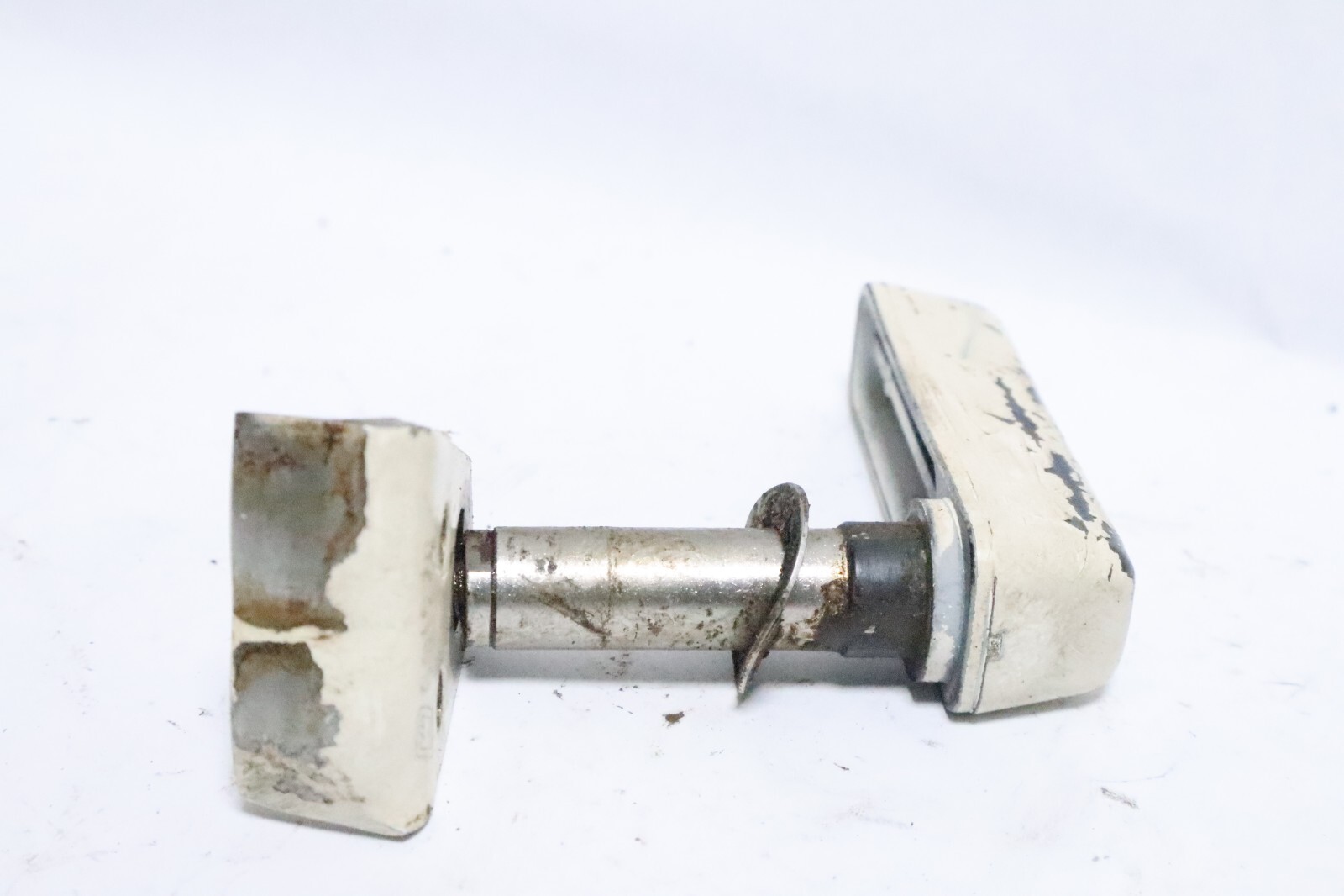 395758 0395758 Rear Port Cowl Handle & Latch Hook 0323169 Evinrude Johnson Engi - Image 5