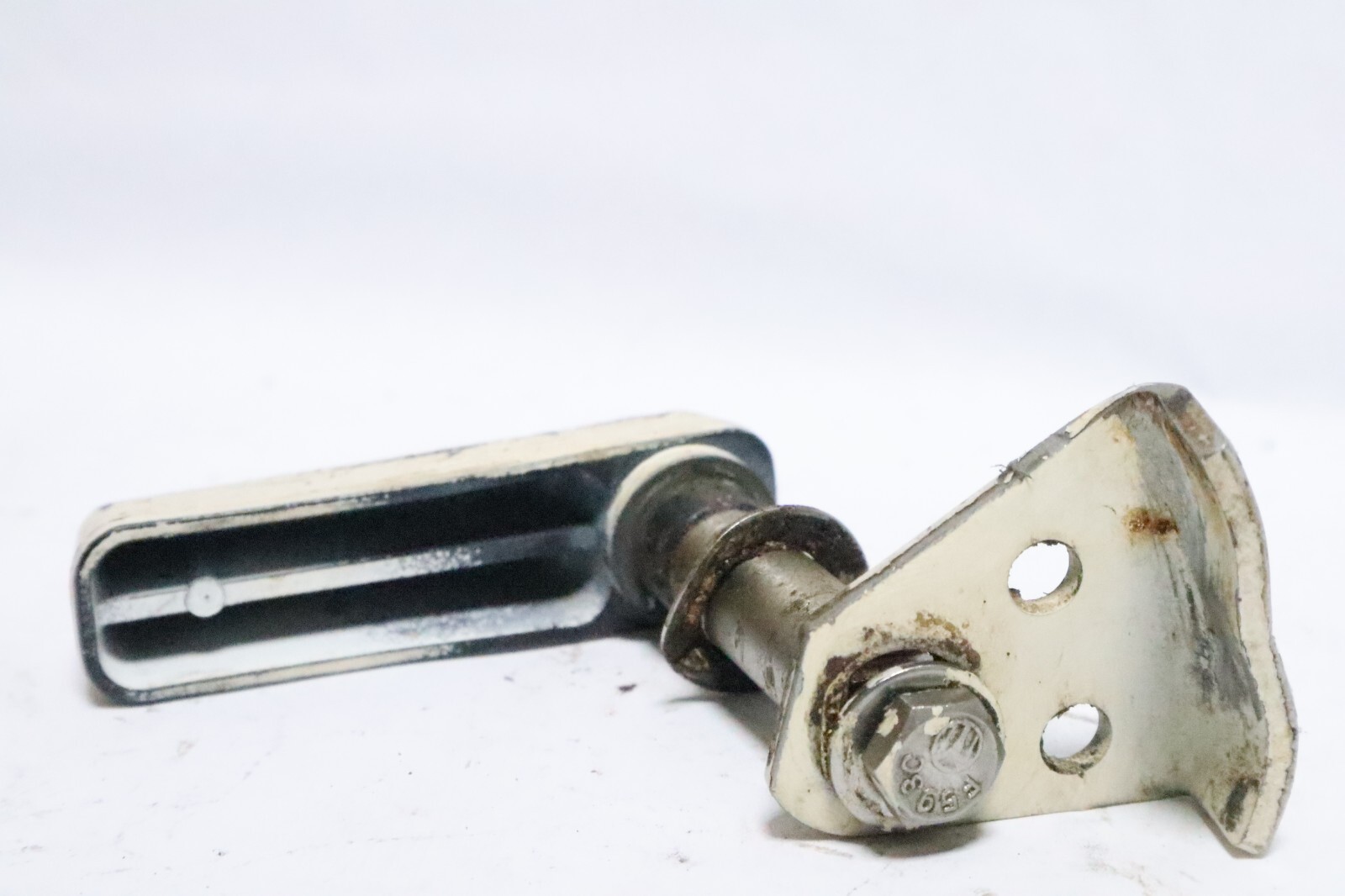395758 0395758 Rear Port Cowl Handle & Latch Hook 0323169 Evinrude Johnson Engi - Image 6