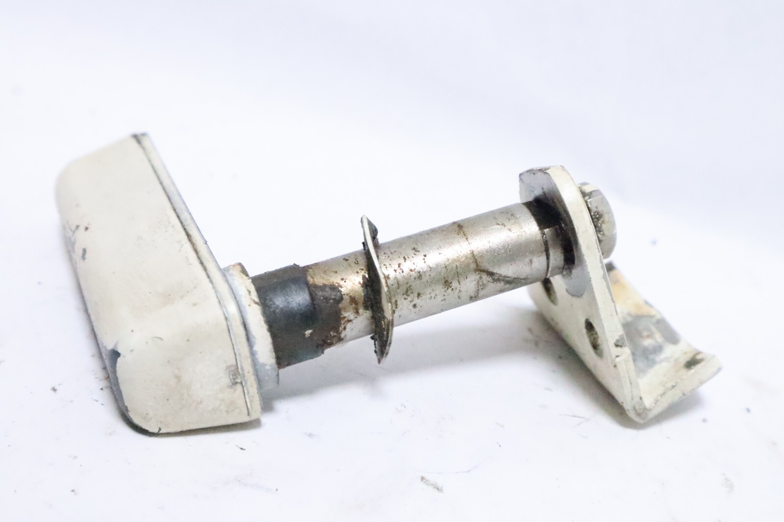 395758 0395758 Rear Port Cowl Handle & Latch Hook 0323169 Evinrude Johnson Engi - Image 8