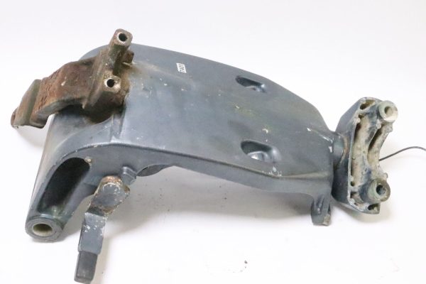 1989-1991 Yamaha 55 hp 85  Swivel Bracket and Steering Bracket 688-43311-14-EJ  USED - Image 5