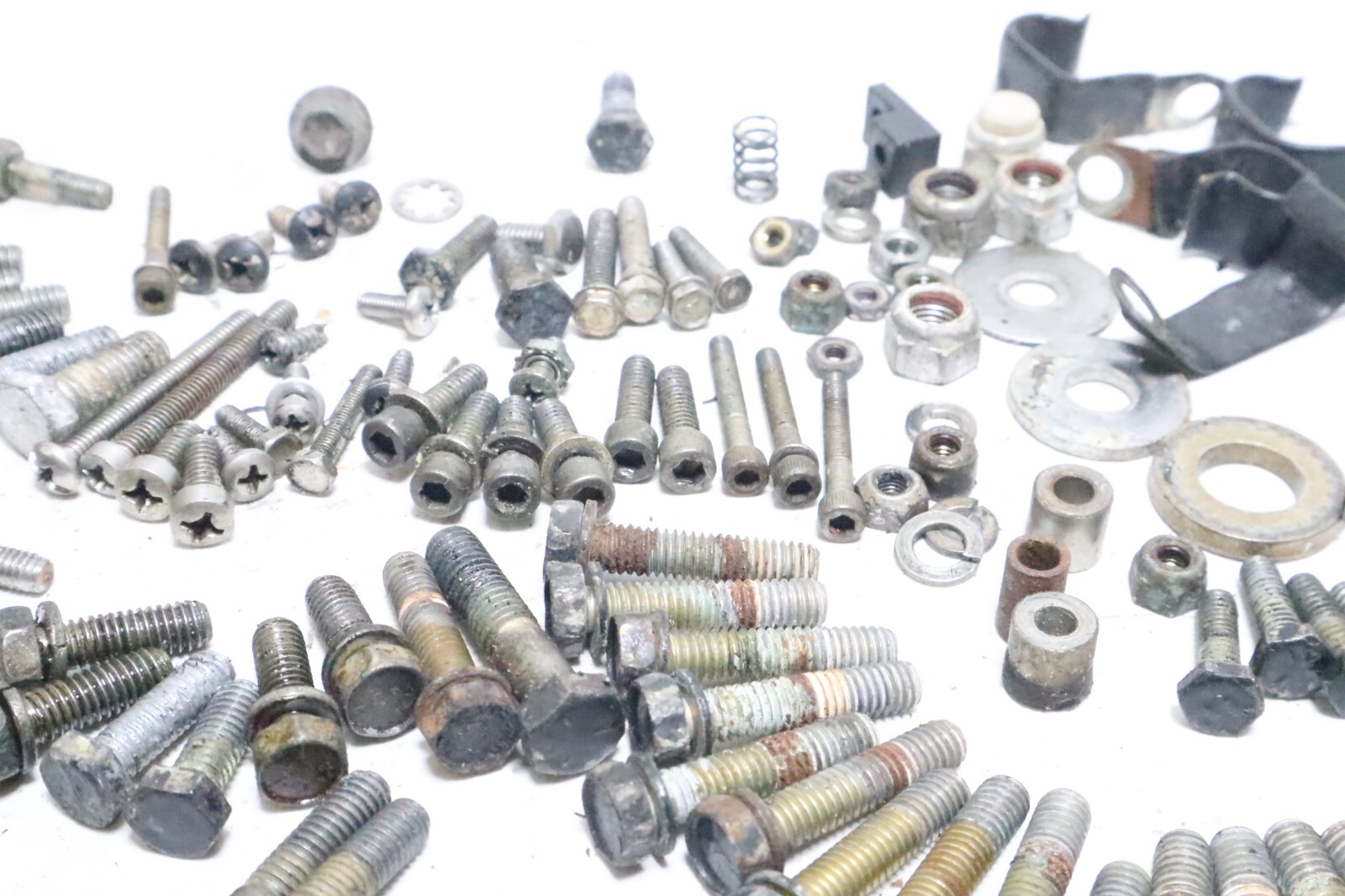 Mercury Mariner 135 150 175 200 225 HP Miscellaneous Mixed Bolt Nut Washer Lot - Image 4
